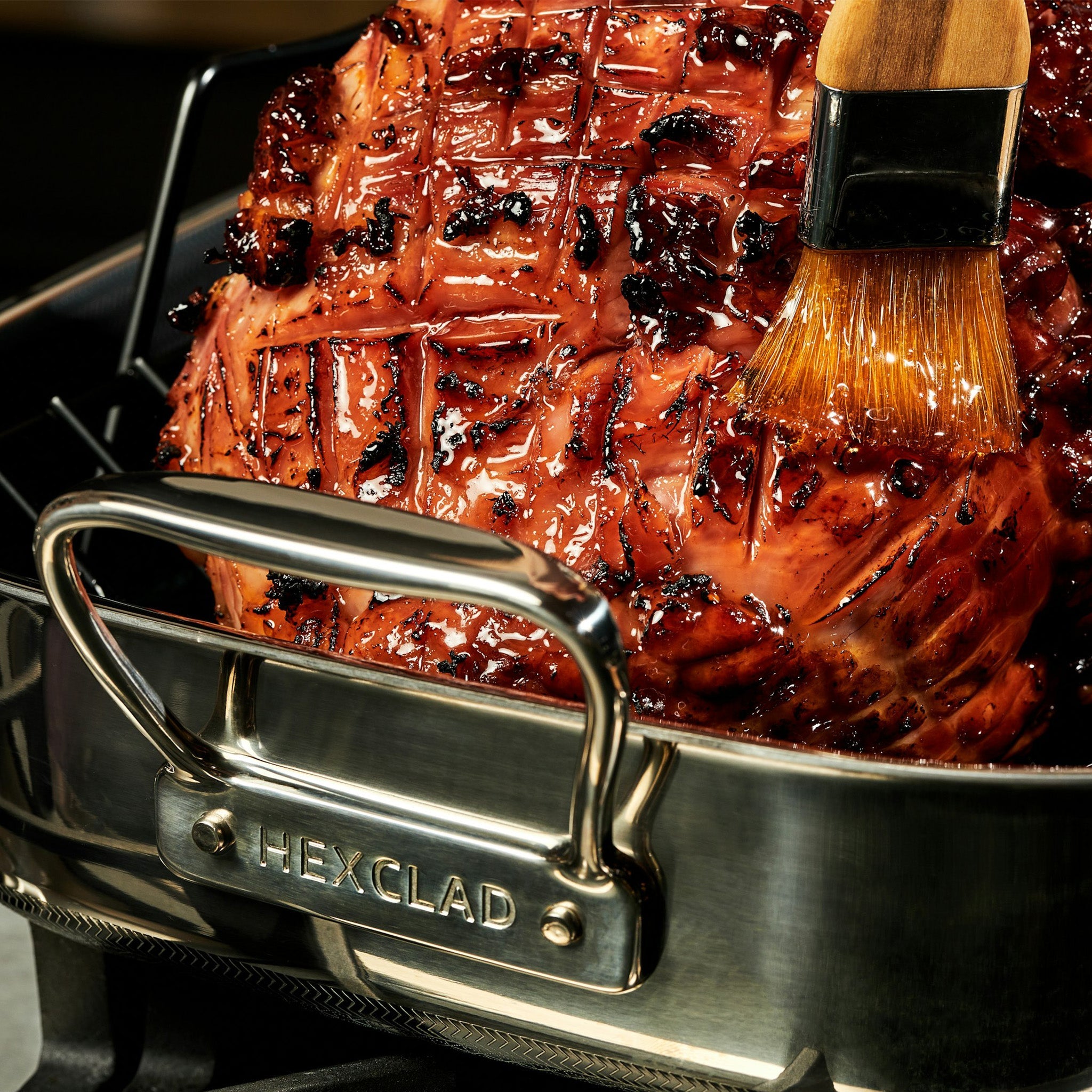 HexClad Hybrid Stainless Steel Roasting Pan with Nonstick Coating - Oven Safe, Dishwasher Safe - Perfect for Roasting Turkey, Chicken, and Vegetables for Holidays & Family Dinners
