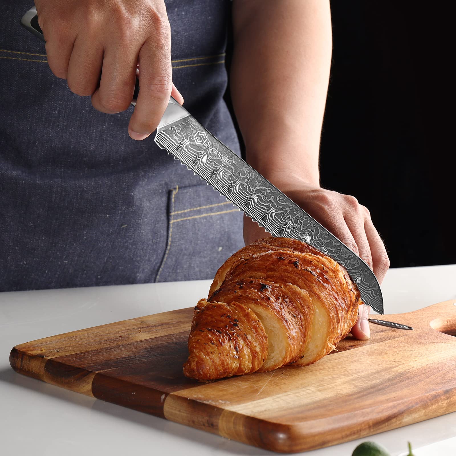 Sunnecko 8-Inch Serrated Bread Knife - 67-Layer VG10 Damascus Steel Blade, Japanese Style Bread Cutting Knife with Ergonomic Handle - Perfect for Homemade Bread, Artisan Loaves, Sourdough, Cakes & Pastries