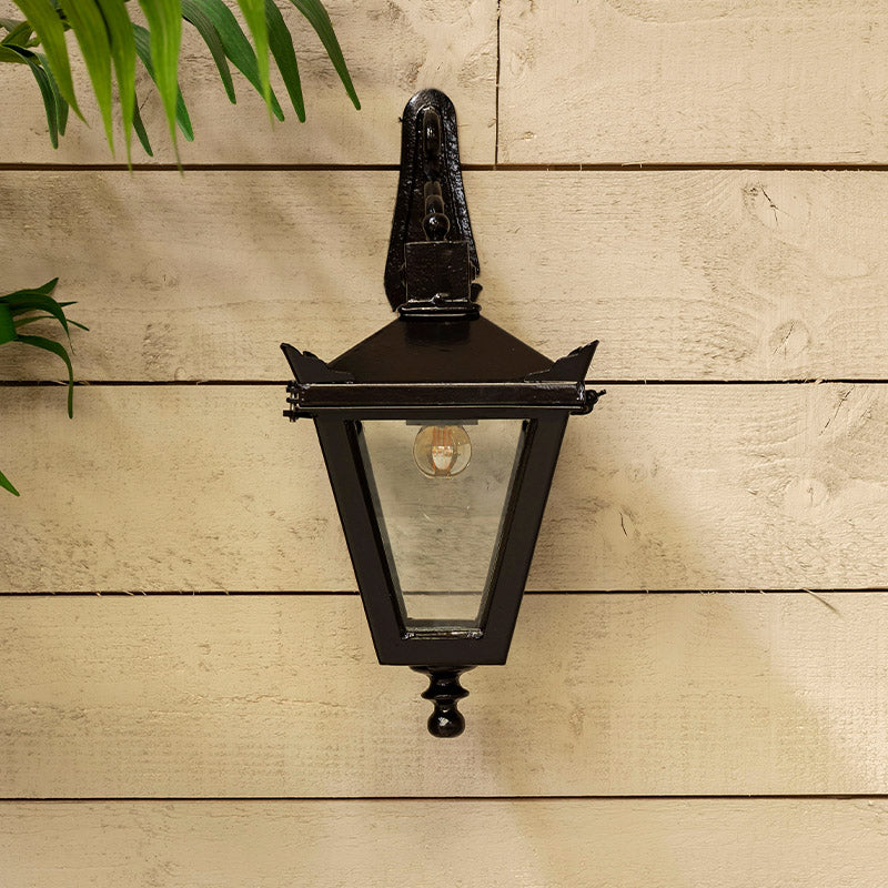 Alphington 1Lt Outdoor Wall Lamp - Cast Iron Black Finish - Weatherproof Exterior Light for Porch, Patio & Garden - Perfect for Home & Commercial Outdoor Lighting