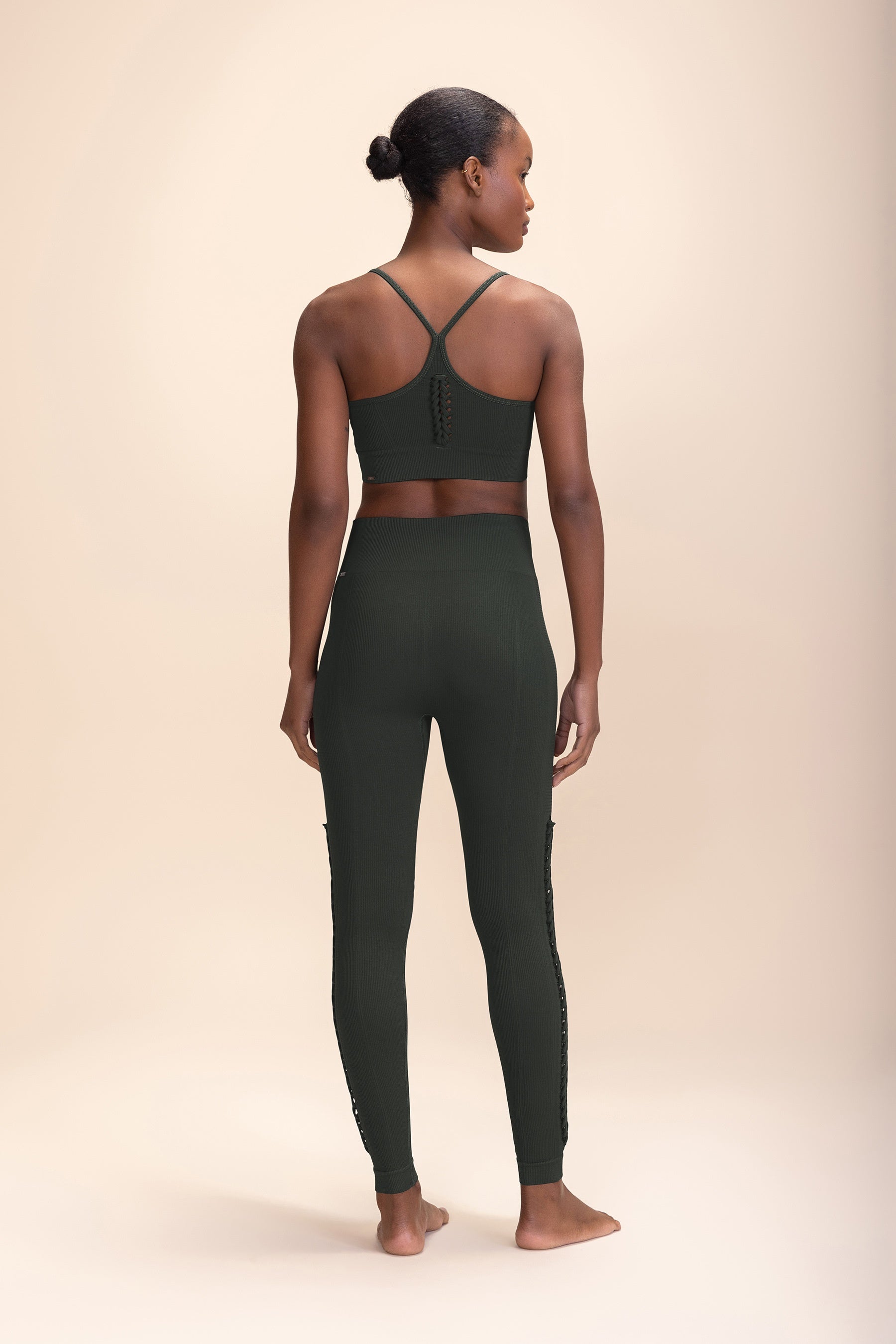 High-Quality Seamless Sports Bra for Women - Comfortable Workout & Yoga Top - Perfect for Running, Gym, and Active Lifestyle