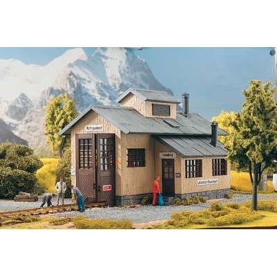 Bachmann Piko 62042 HO Scale Locomotive Shed in Rose - Model Train Accessory for Railroad Layouts & Dioramas - Perfect for Train Enthusiasts & Collectors