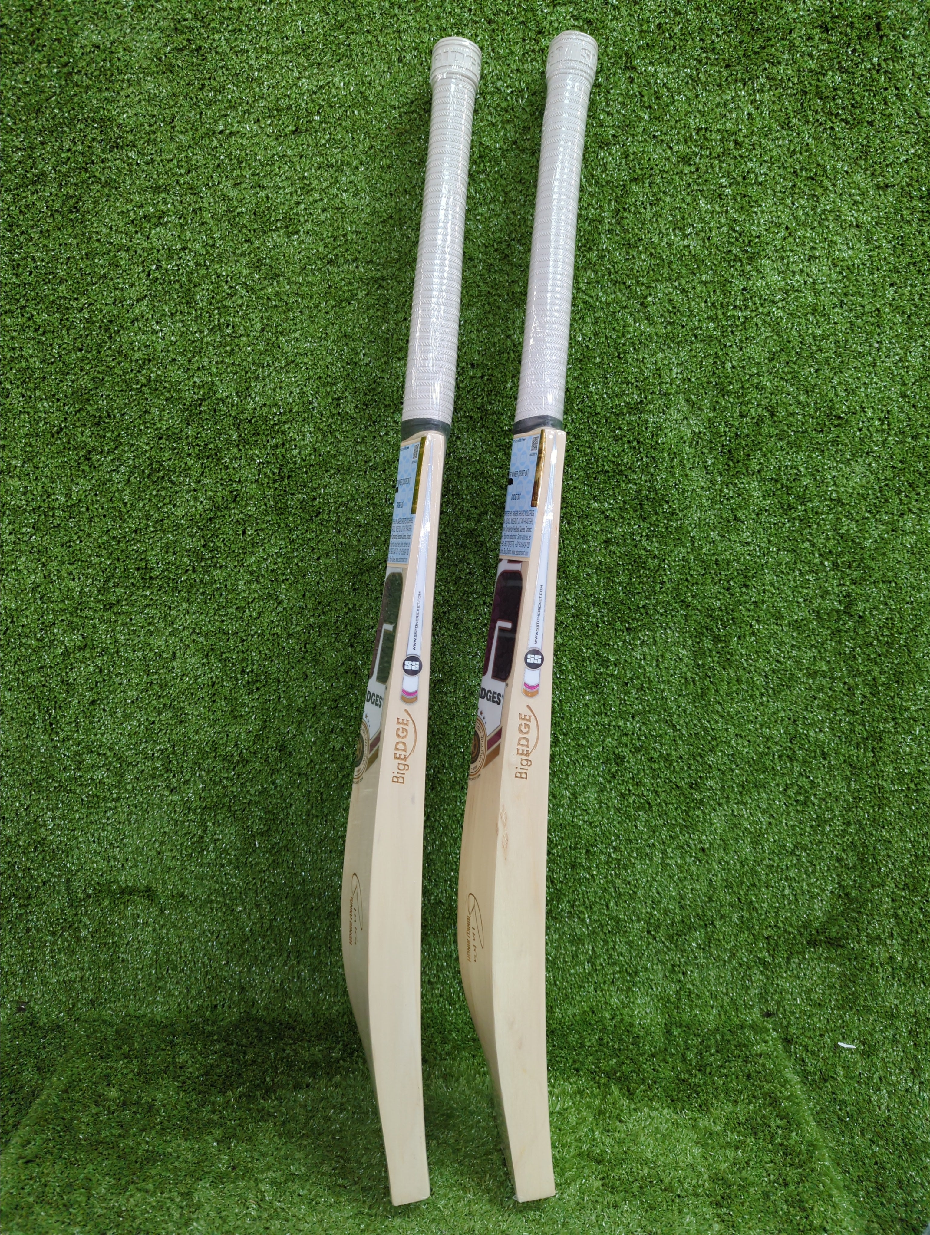 SS Player 2000 English Willow Cricket Bat with Pink Sticker - Professional Grade Cricket Equipment for Matches & Training - Perfect for Cricket Enthusiasts and Players Like Rinku Singh