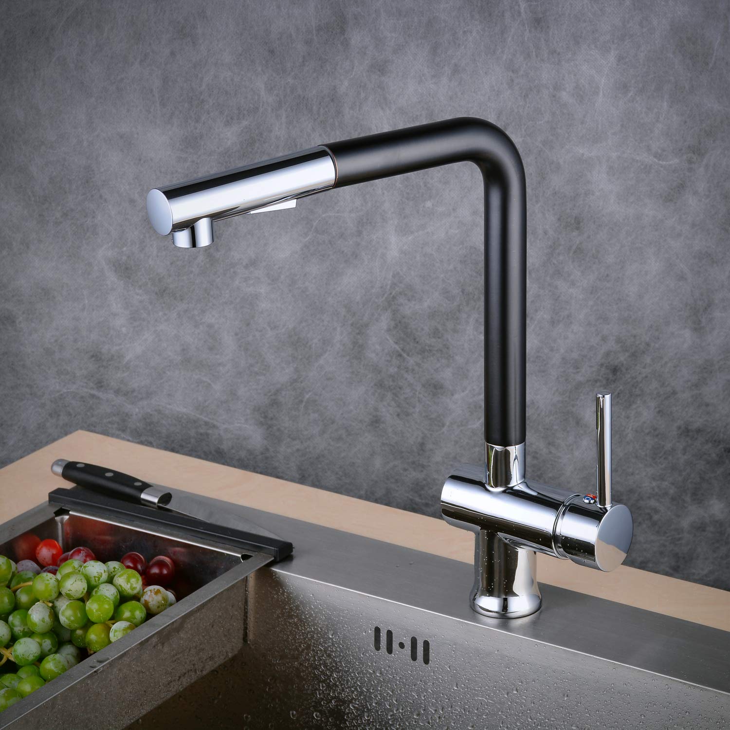 Modern Black Brass Kitchen Sink Faucet with Pull-Down Sprayer - Perfect for Wet Bars & Home Kitchens