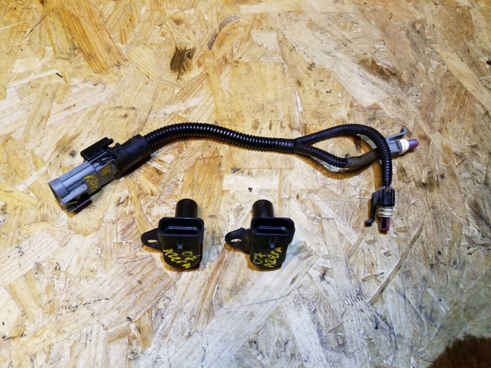 06-10 Hyundai Azera 3.8L Camshaft Position Sensor (2 Pack) - OEM Replacement Part - Perfect for Engine Performance & Diagnostic Repairs