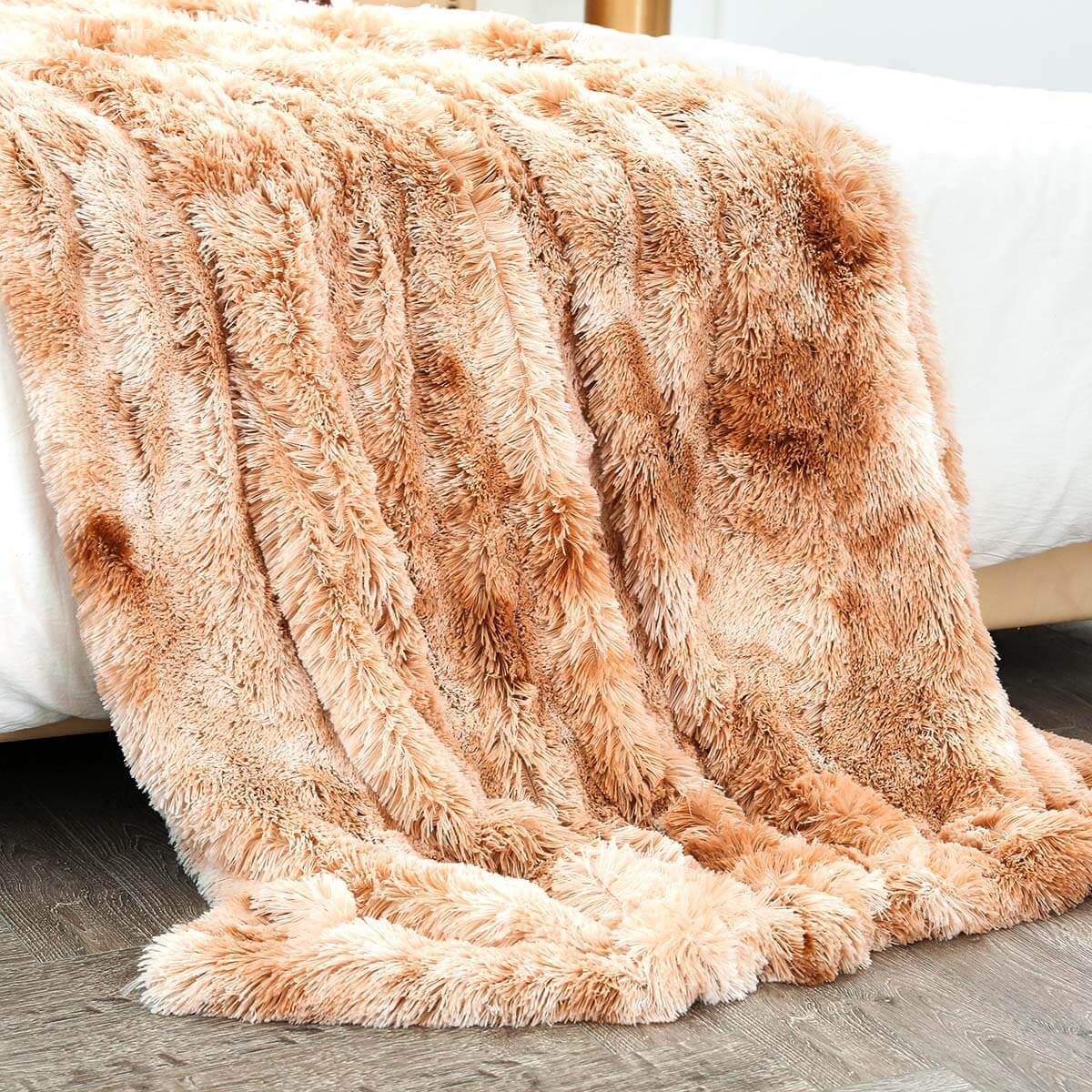 Soft Plush Throw Blanket - Cozy Fleece Blanket for Couch, Bed & Travel - Ultra Soft Warm Blanket for Winter, Home Decor & Gifts