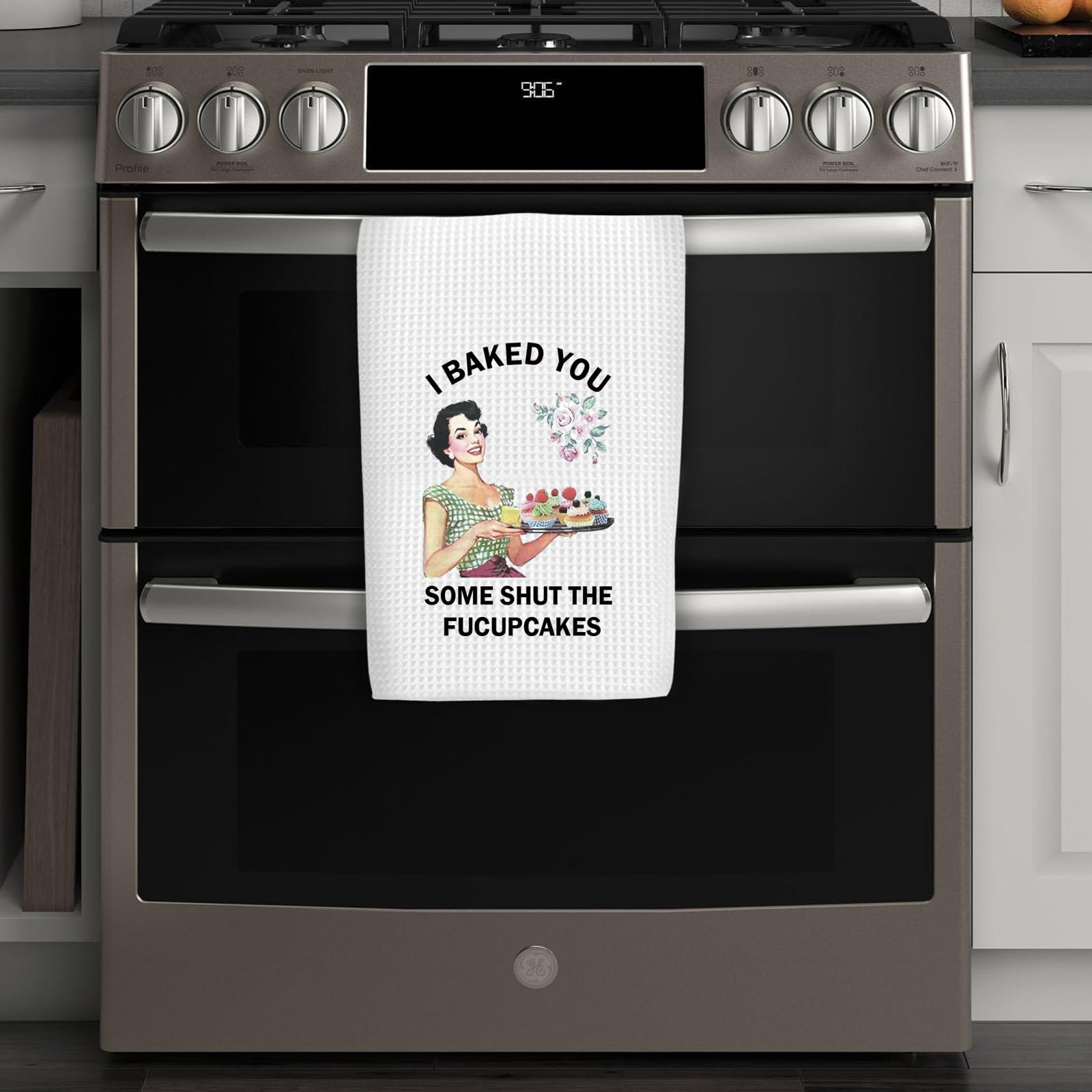 Funny Sarcastic Kitchen Towel - 'I Baked You' Novelty Dish Cloth & Tea Towel for Housewives - Perfect for Gifts, Home Decor & Humorous Kitchen Accessories