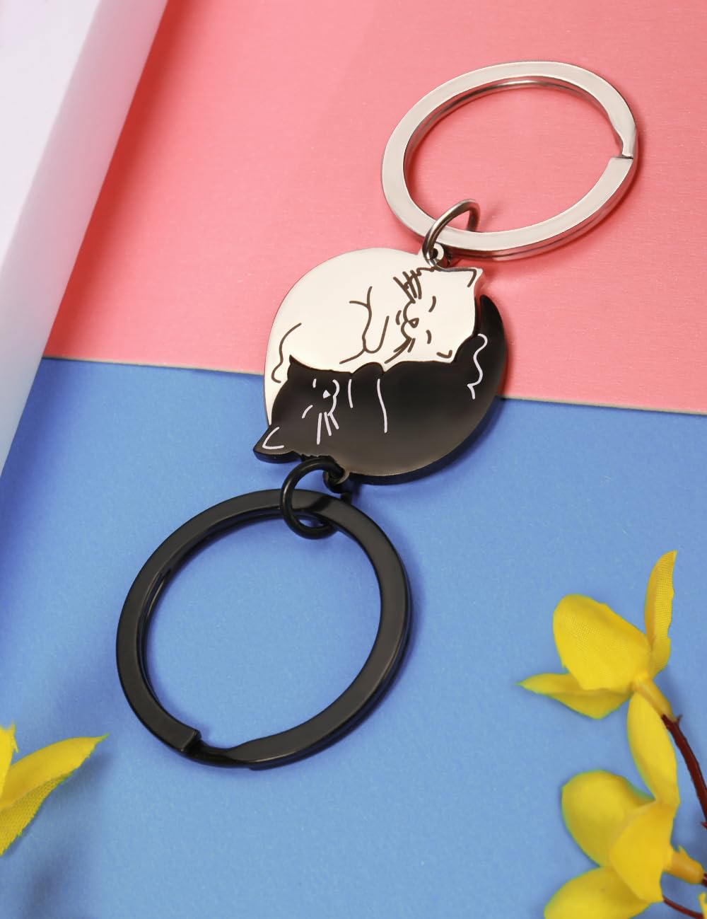 Matching Couple Keychain Set - Cute Cat Keyrings for Boyfriend & Girlfriend, Valentine's Day Gifts for Him & Her - Perfect for Anniversaries, Birthdays & Romantic Occasions