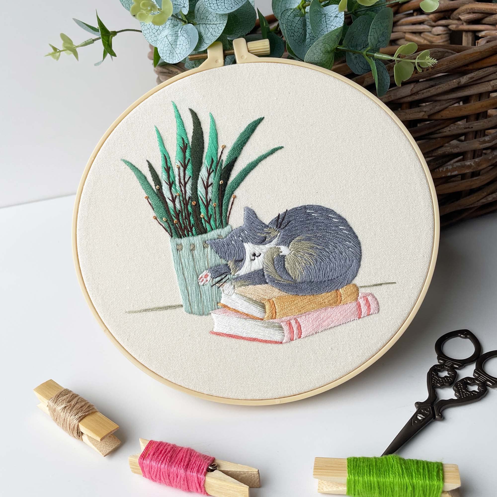 Myfelicity DIY Cat Embroidery Kit with 3 Adorable Patterns - Includes Fabric, Threads, Needles & Hoops - Perfect for Beginners & Craft Lovers - Great Gift for Cat Lovers & Home Decor Projects