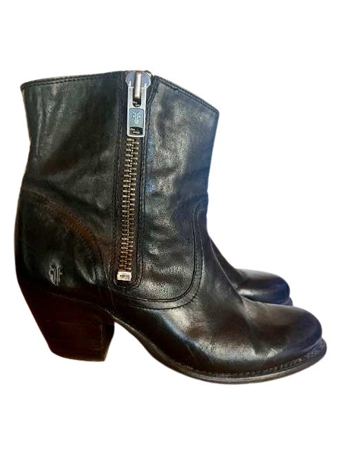 Leslie Zip Bootie - Vintage & Pre-Loved Ankle Boots for Women | Stylish Fall & Winter Fashion | Perfect for Casual Outfits, Date Nights & Office Wear