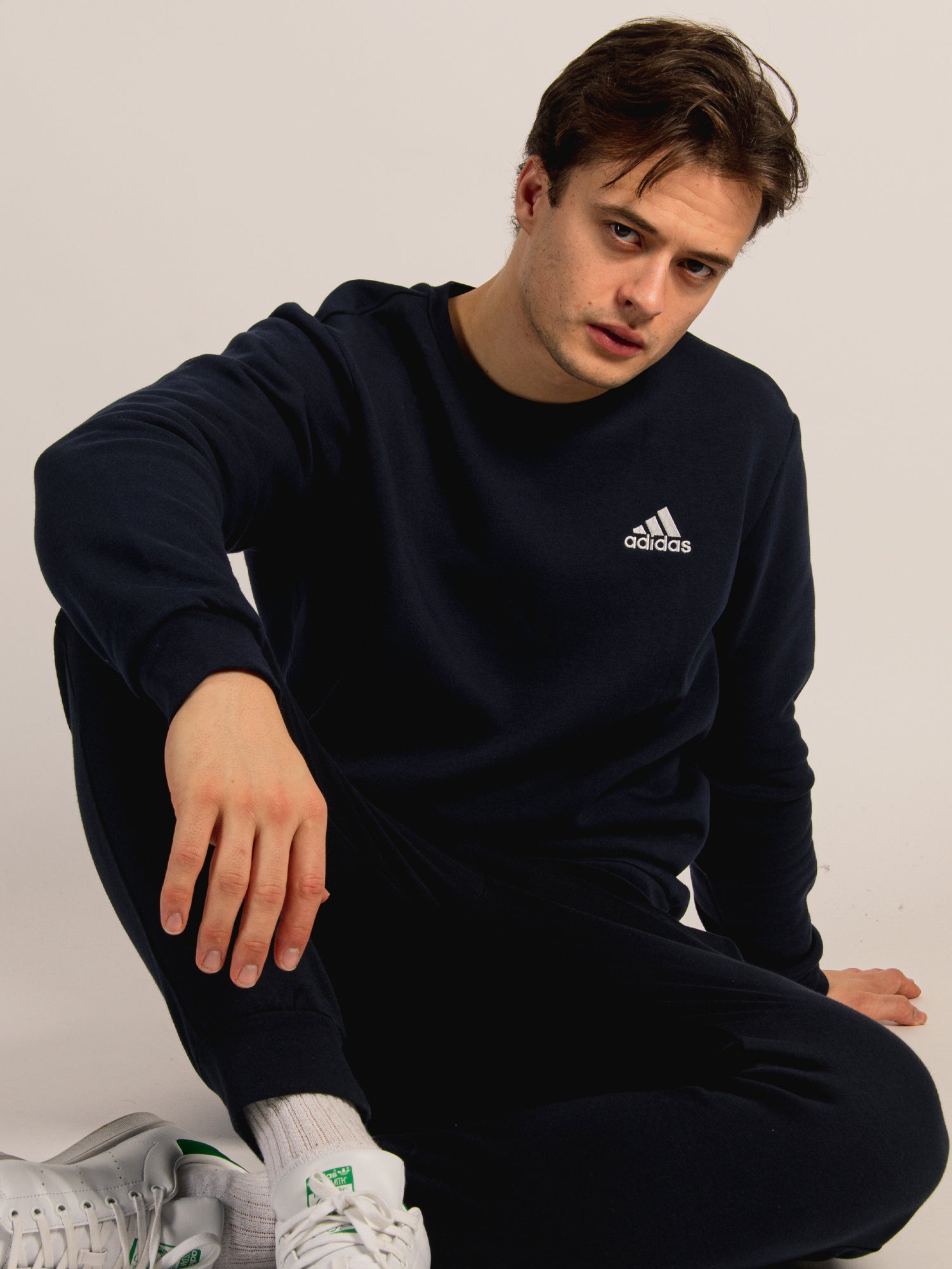 Adidas FeelCozy Sweatshirt for Men & Women - Soft & Comfortable Pullover Hoodie - Perfect for Casual Wear, Gym & Outdoor Activities