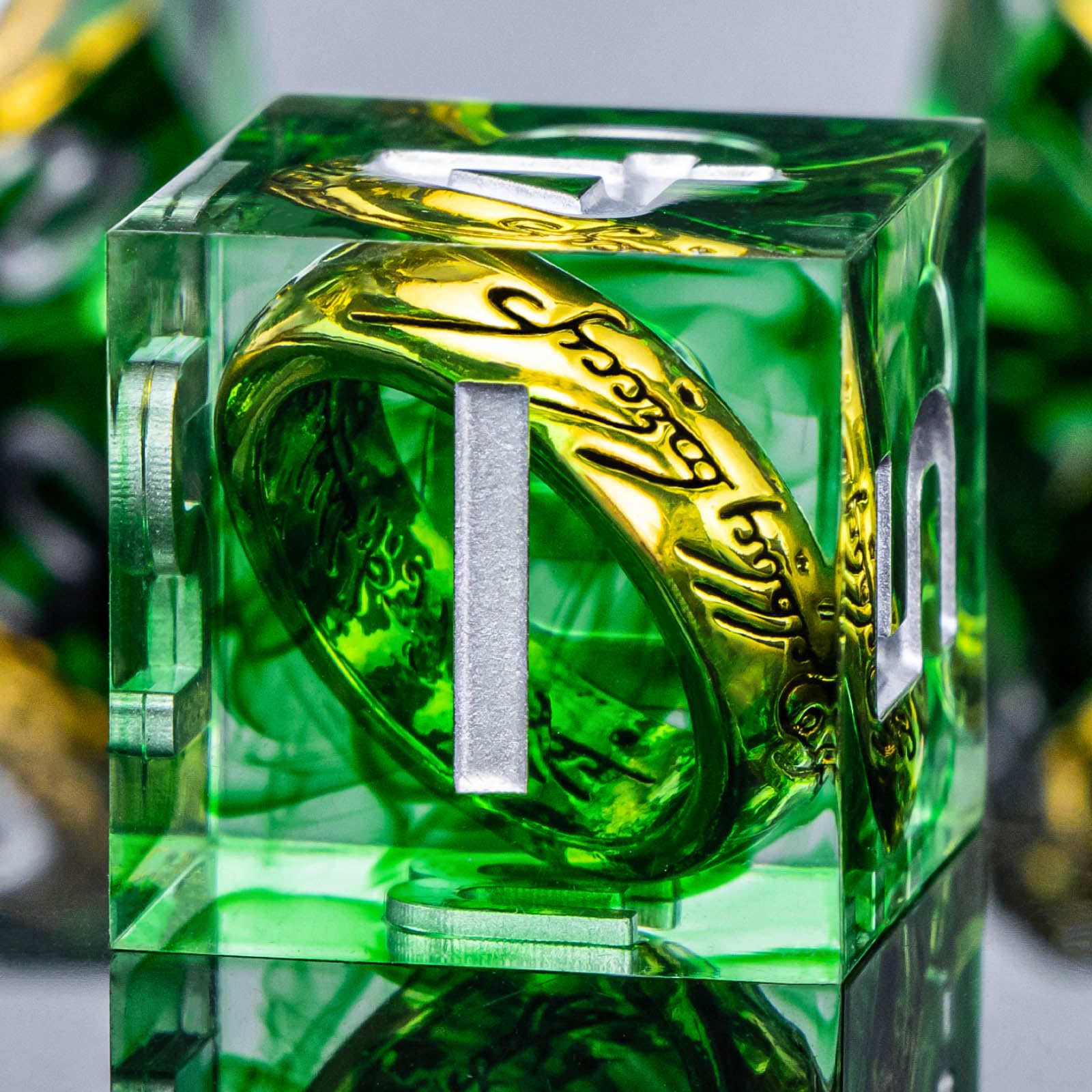 OUKELANWO 7-Piece Resin Dungeons and Dragons Dice Set - Sharp Edge Polyhedral DND Dice (D20, D12, D10, D8, D6, D4) with Storage Box - Perfect for Lord of The Rings RPG, Tabletop Role Playing Games & D&D Campaigns