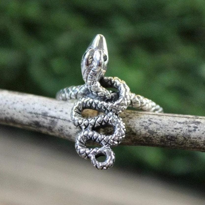 Hissing Serpent Ring - Gothic Snake Jewelry for Women - Stainless Steel Serpent Ring - Perfect for Halloween Costume, Cosplay & Dark Fashion Accessories