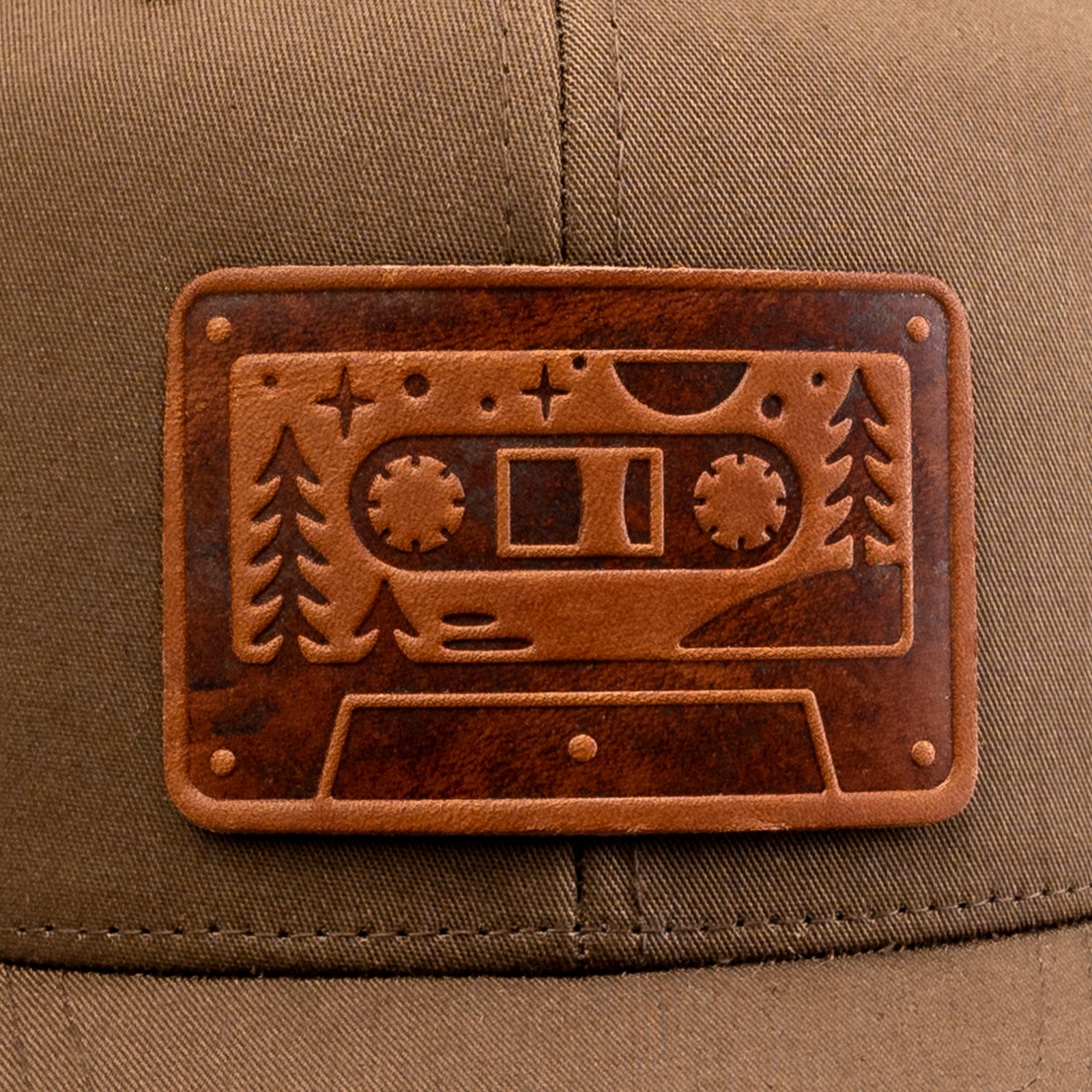 Vintage Trucker Hat with Cassette Tape Design - Retro Style Baseball Cap for Men & Women - Perfect for Music Lovers, Outdoor Activities, and Casual Wear