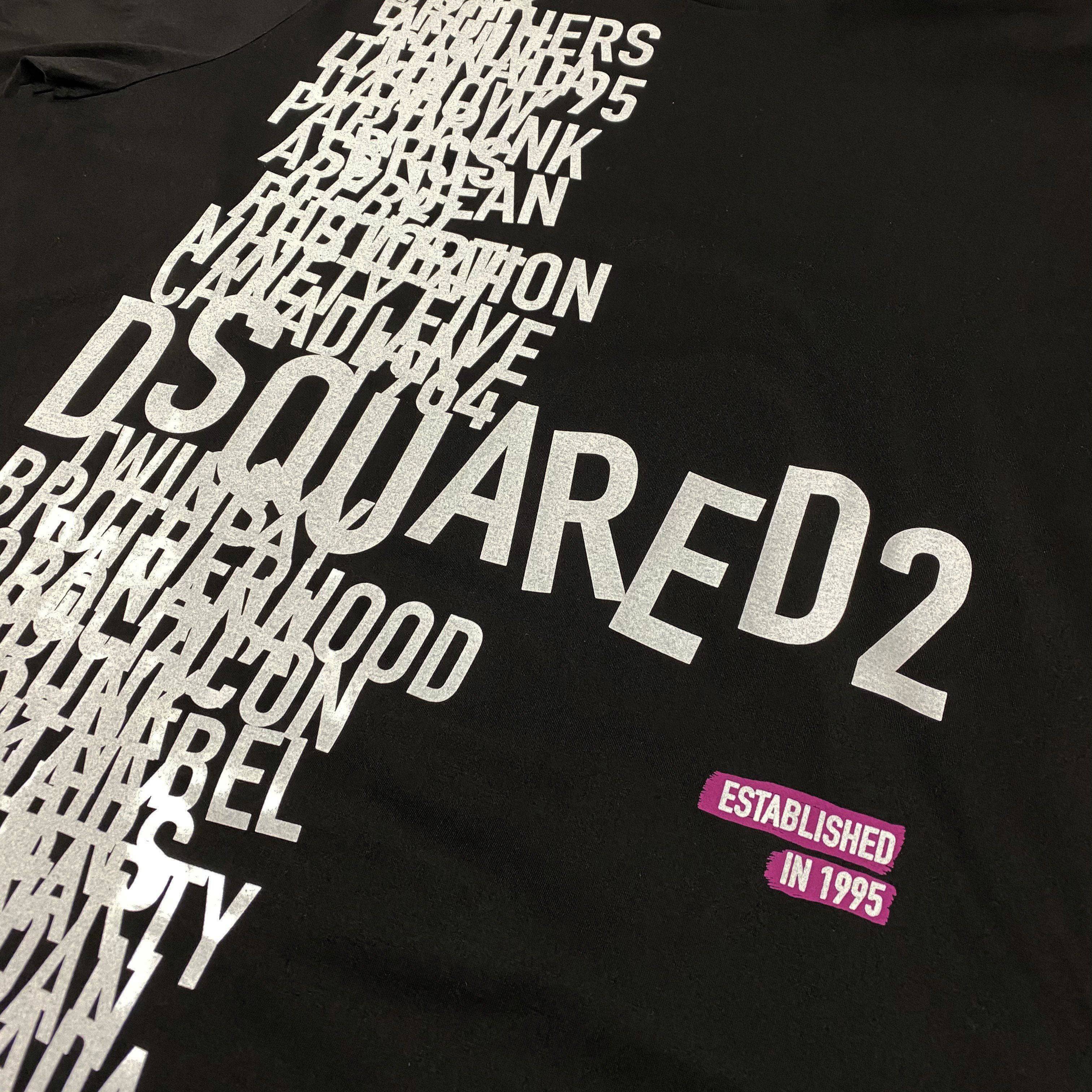 DSQUARED2 Black Oversized Logo T-Shirt for Men | Trendy Graphic Tee | Streetwear Fashion | Perfect for Casual Outings & Urban Style