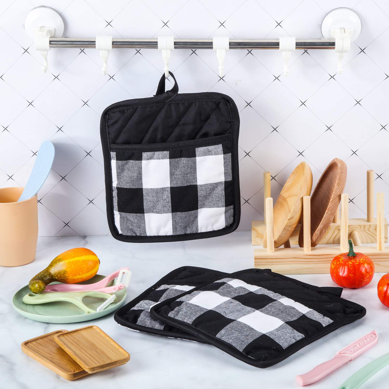 4-Piece Buffalo Check Pot Holders with Pockets - Black and White Plaid Kitchen Gloves for Cooking, Baking & Grilling - Heat Resistant Oven Mitts for Holiday Decor & Home Use