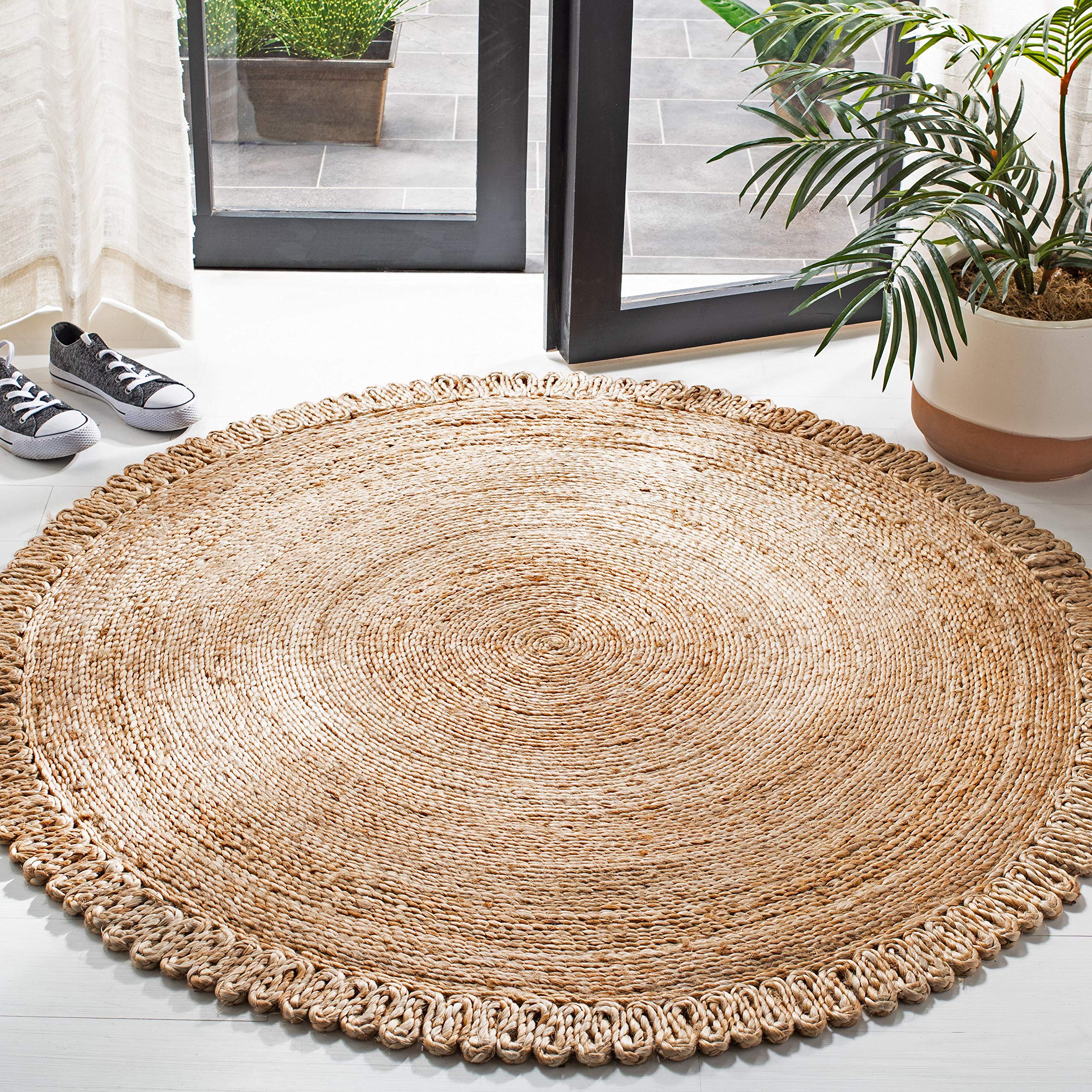SAFAVIEH Natural Fiber Collection Handmade Jute Area Rug - 5' Round Boho Farmhouse Style, Durable for High Traffic Living Room & Bedroom | Eco-Friendly Home Decor for Cozy Spaces (NF168A)