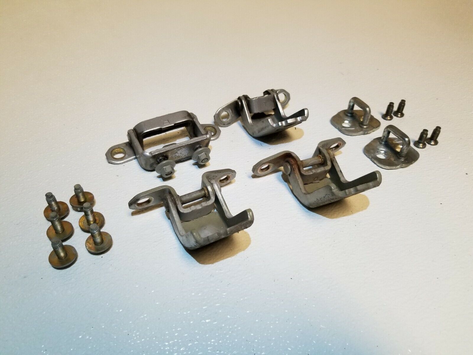 2004-2008 Nissan Maxima Right Passenger Side Door Hinge OEM Replacement Part - Perfect for Door Repair & Maintenance
