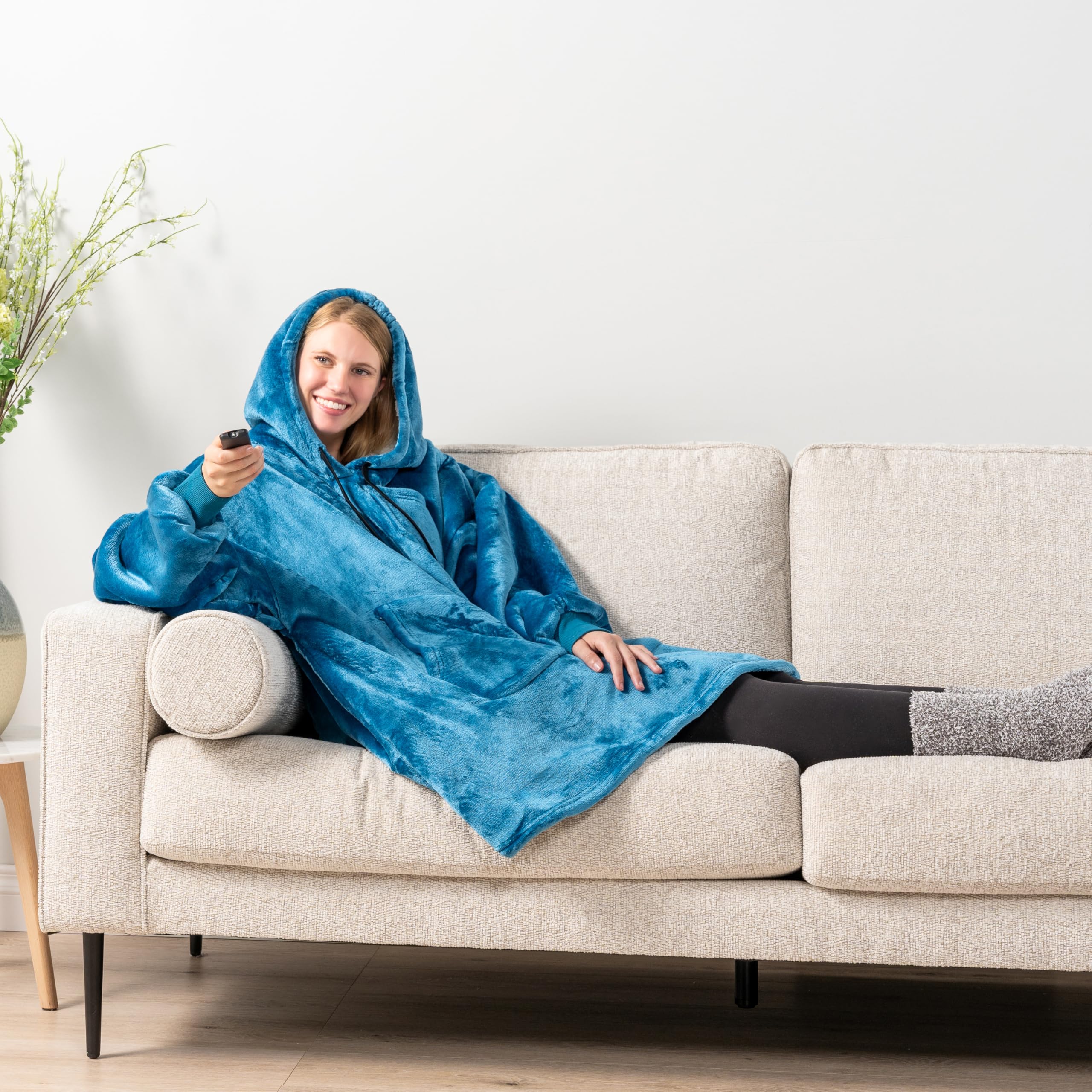 PAVILIA Women's Sherpa Wearable Blanket Hoodie - Oversized Fleece Hooded Sweatshirt for Men & Women | Cozy Loungewear for Home, Camping & Outdoor Activities