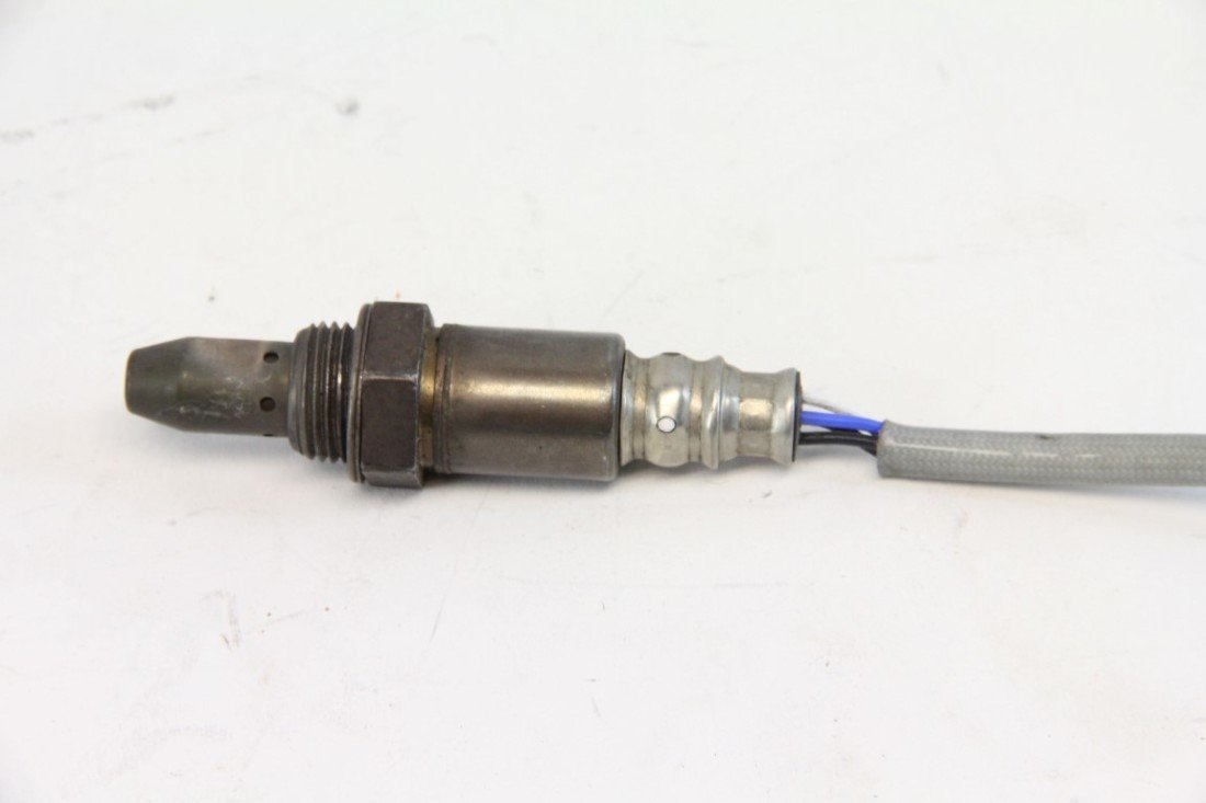 Infiniti 22693-1NA0A Oxygen Sensor Replacement - Compatible with Nissan/Infiniti Vehicles - High Performance O2 Sensor for Improved Fuel Efficiency & Emissions - Perfect for Engine Diagnostics & Tuning