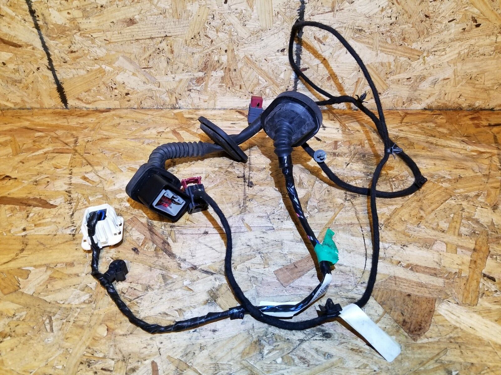 2005-2009 Cadillac SRX Right Rear Passenger Side Door Wire Harness OEM Replacement - Perfect for Electrical Repairs & DIY Auto Maintenance