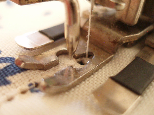 Vintage Original Singer Hemstitcher & Picot Edger Attachment - Perfect for Sewing Lace, Linens & Vintage Fabric Edging - DIY Sewing Projects & Heirloom Clothing Repair