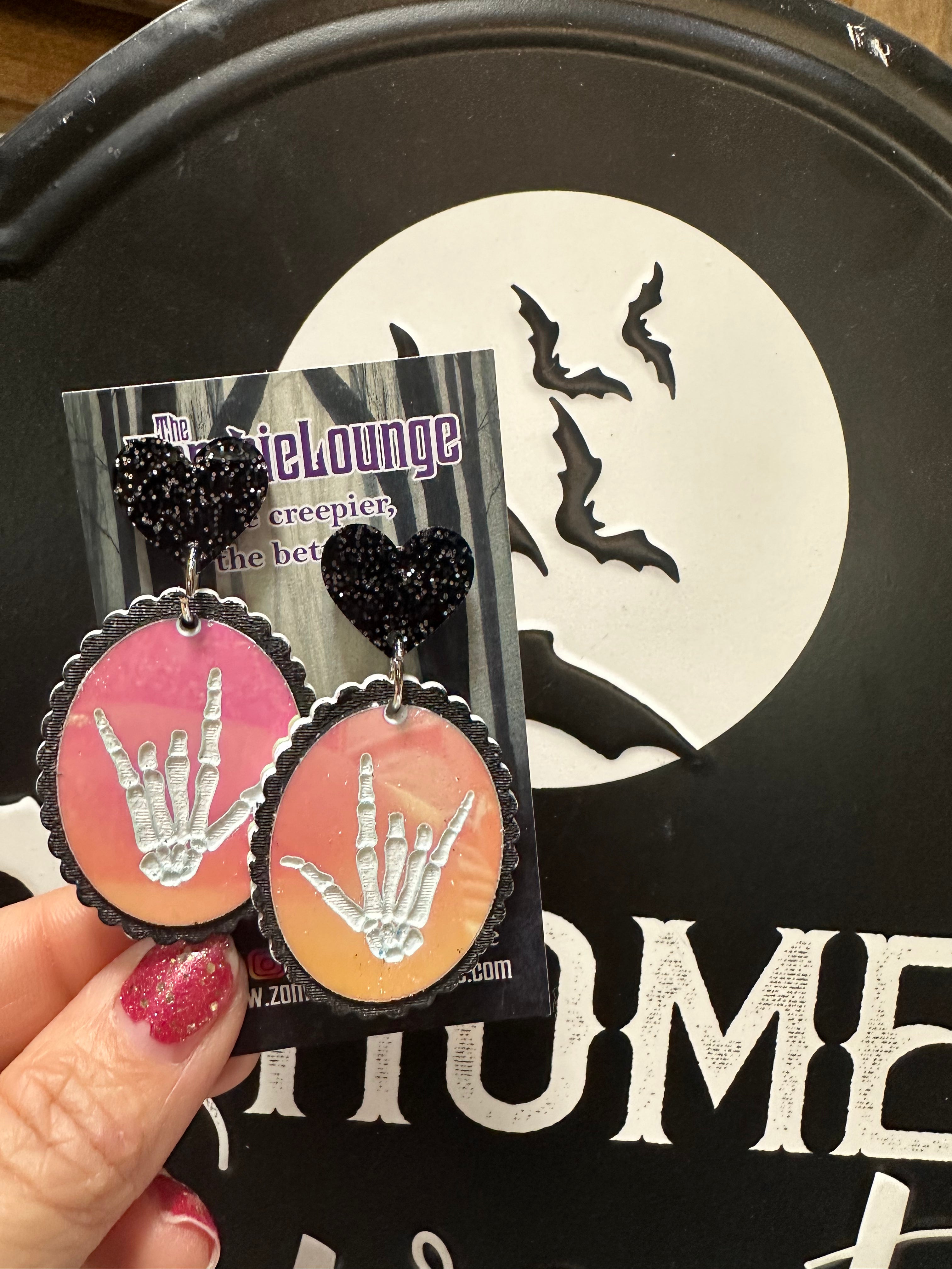 Valentine's Day Skeleton Hands Earrings - Gothic Jewelry for Women, Unique Couple Gift for Him & Her - Perfect for Halloween, Gothic Parties, and Dark Romance Fashion