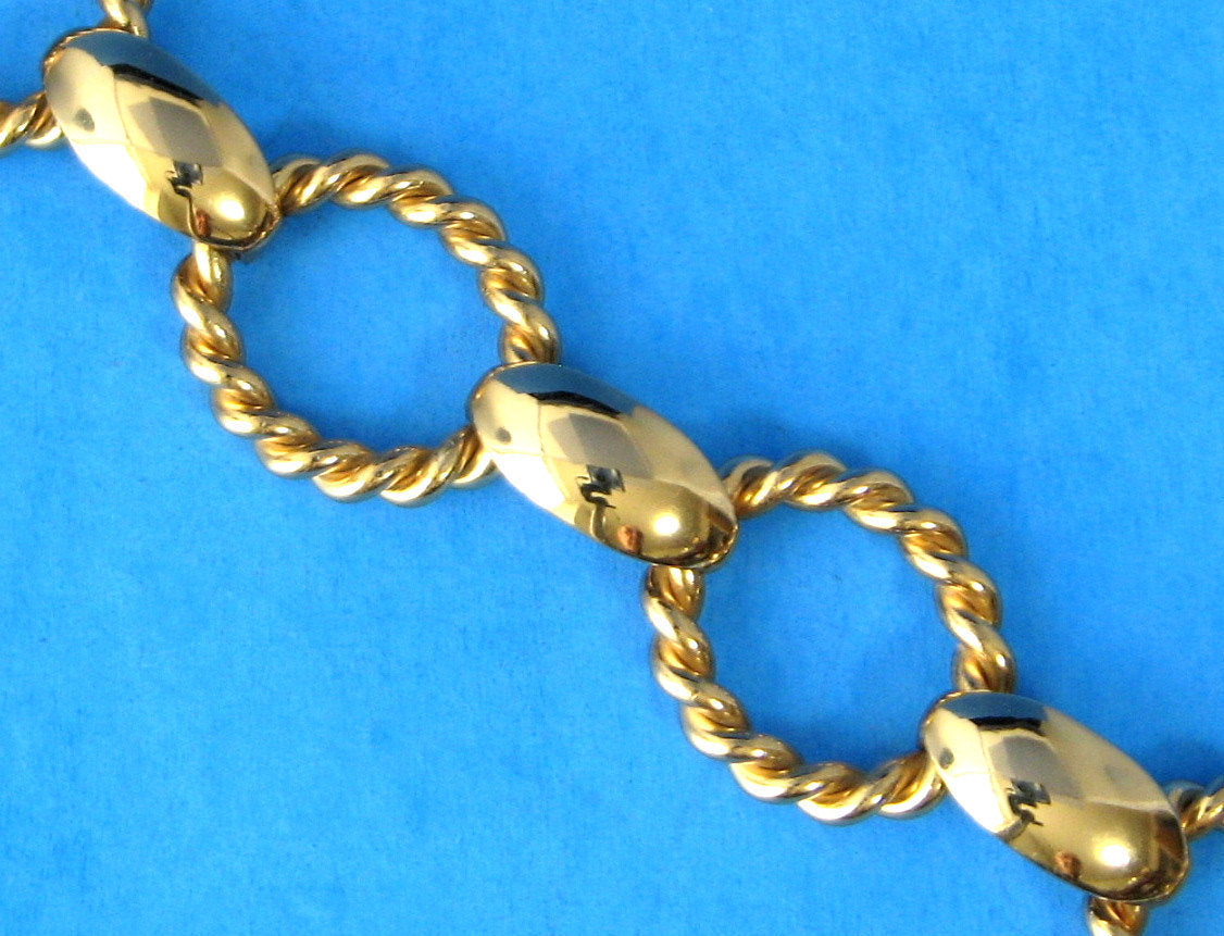Vintage 1980s Napier Twisted Link Chunky Bracelet - Gold Plated Signed Oval Links for Women | Perfect for Retro Fashion, Parties & Gift Giving