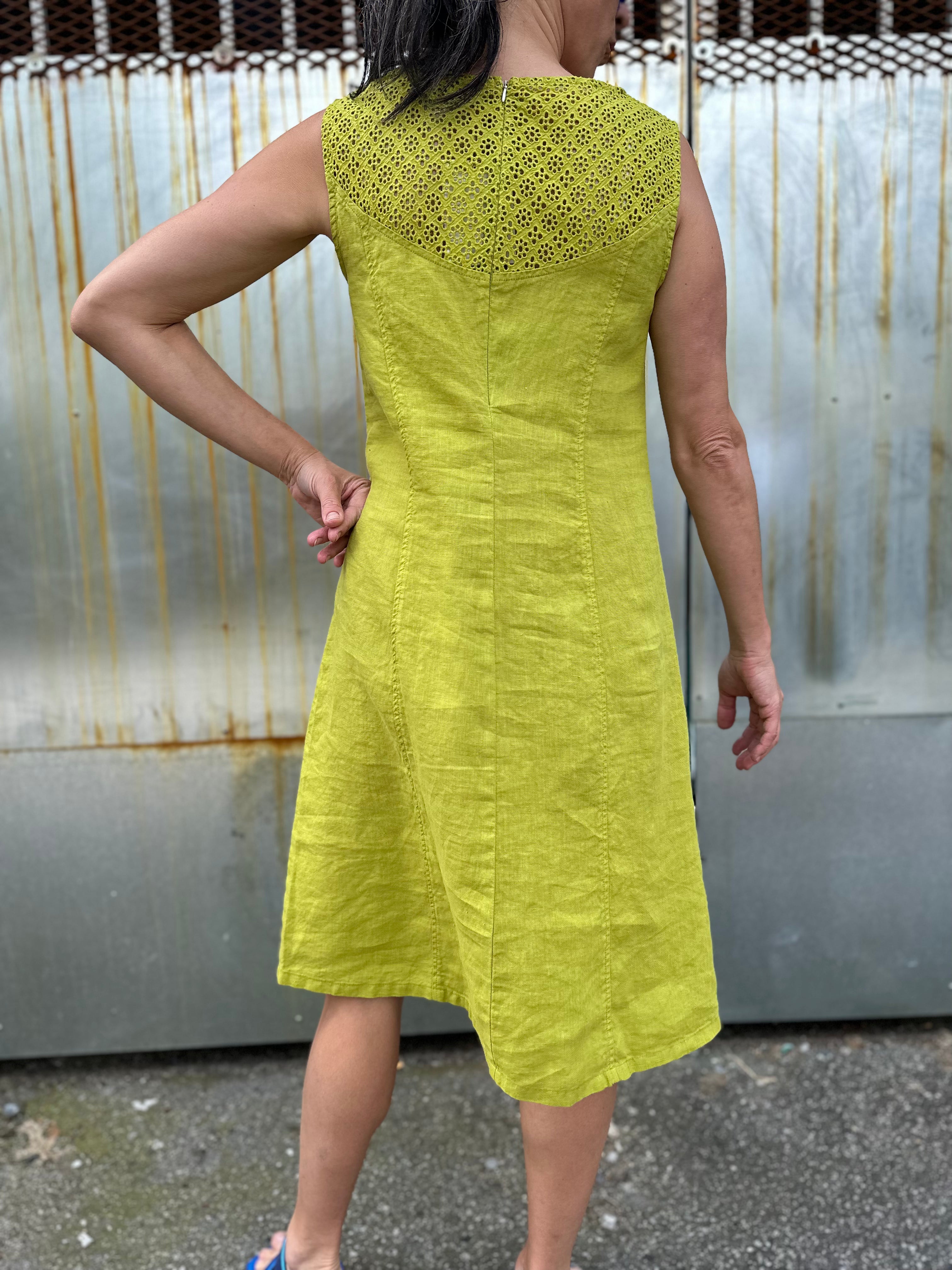 11 265 Green Dress - Elegant Women's Formal Gown for Evening Parties, Weddings & Special Occasions