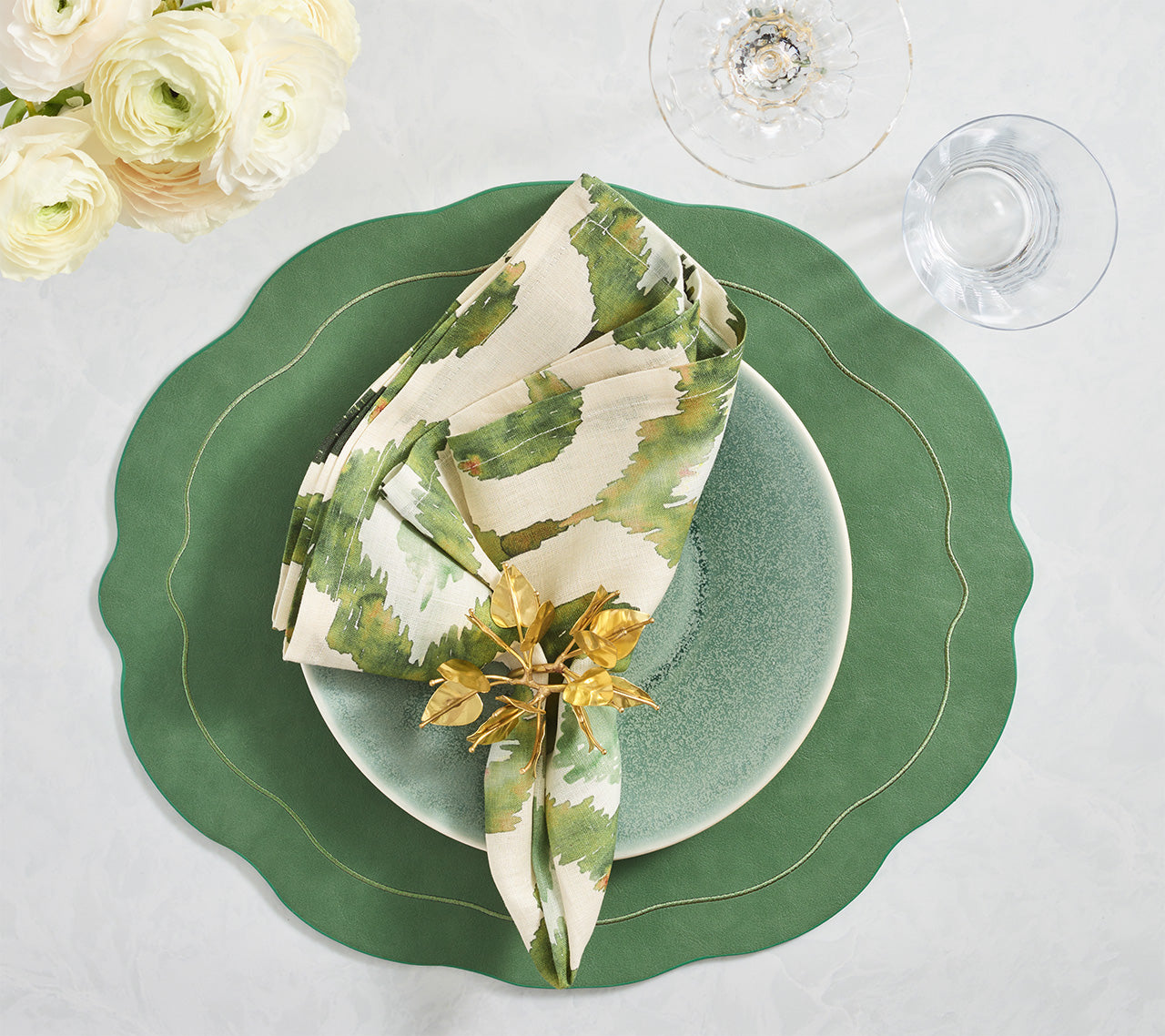 Bougainvillea Gold Napkin Rings Set of 4 - Elegant Floral Table Decor for Weddings, Dinner Parties & Holiday Gatherings