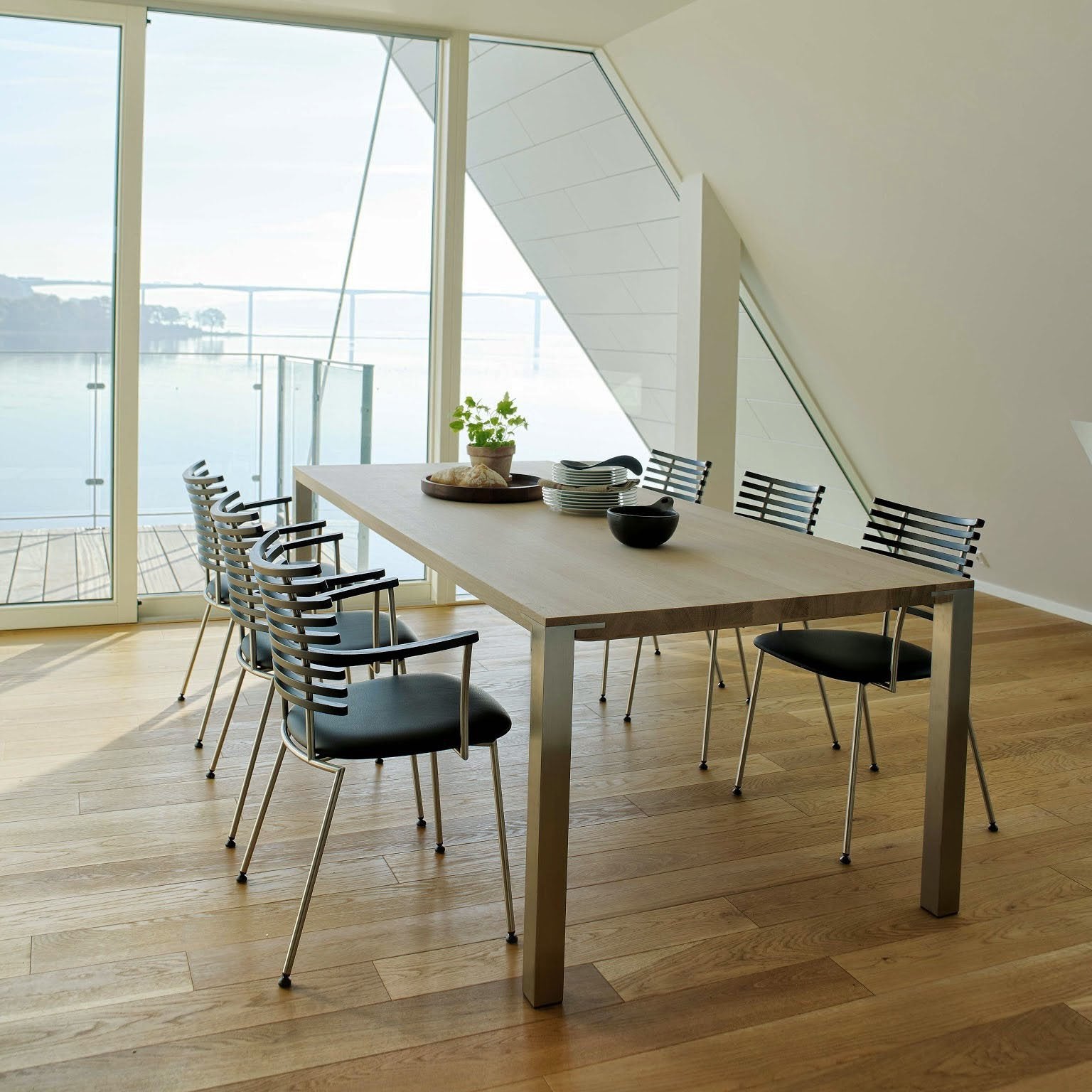 GM2100 Extendable Rectangular Table with Adjustable Height - Perfect for Dining, Office, and Outdoor Gatherings