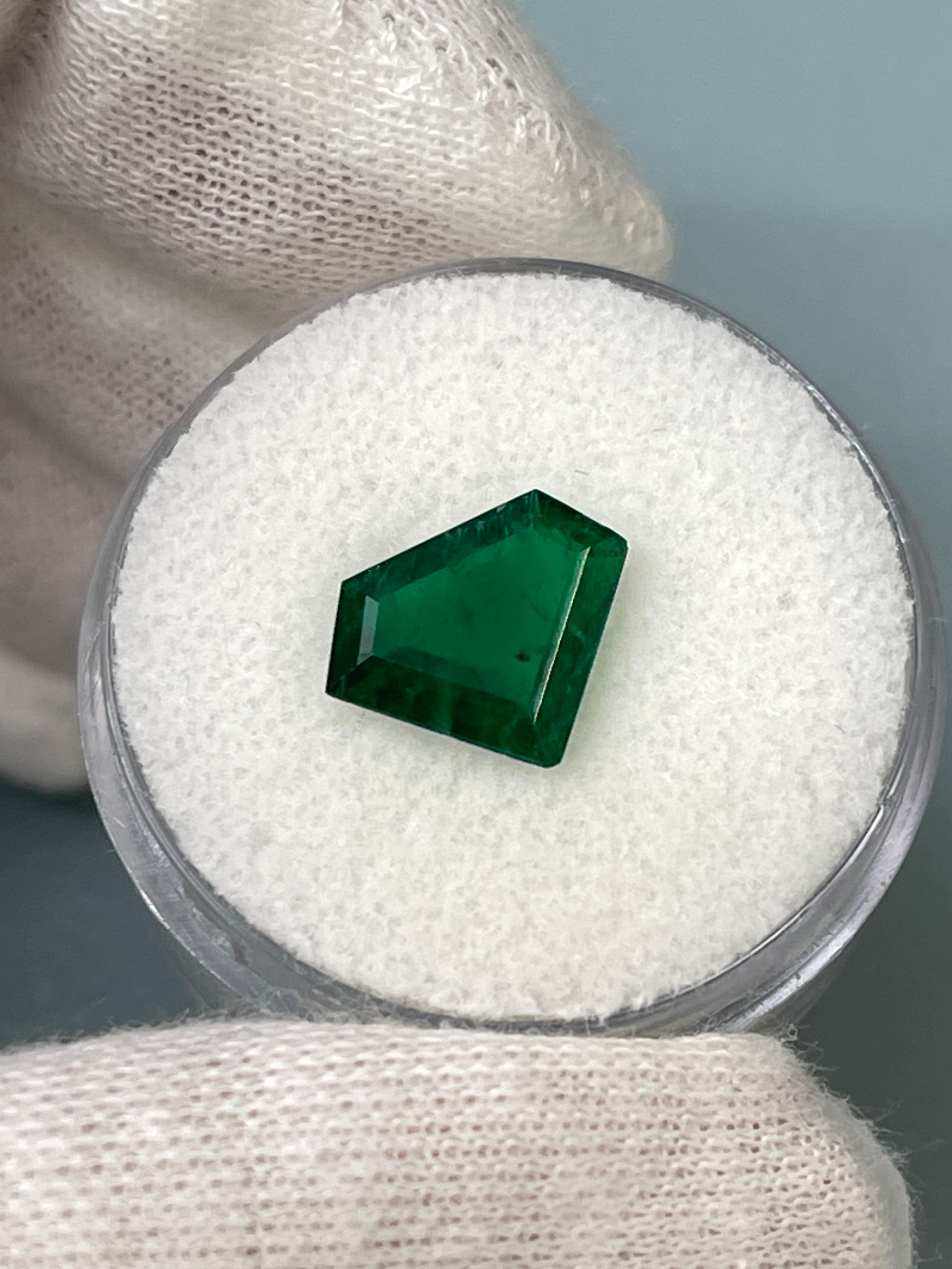 1.68 Carat AAA+ Muzo Fancy Shield Cut Natural Loose Colombian Emerald Gemstone for Jewelry Making, Engagement Rings & Luxury Gifts - Rare Collector's Stone