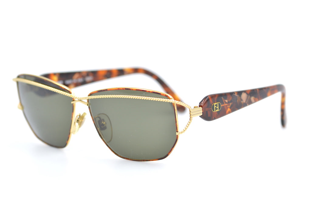 Fendi 199 044 Sunglasses - Luxury Designer Shades for Women & Men | UV Protection, Fashionable & Durable | Perfect for Outdoor Activities, Beach & Travel