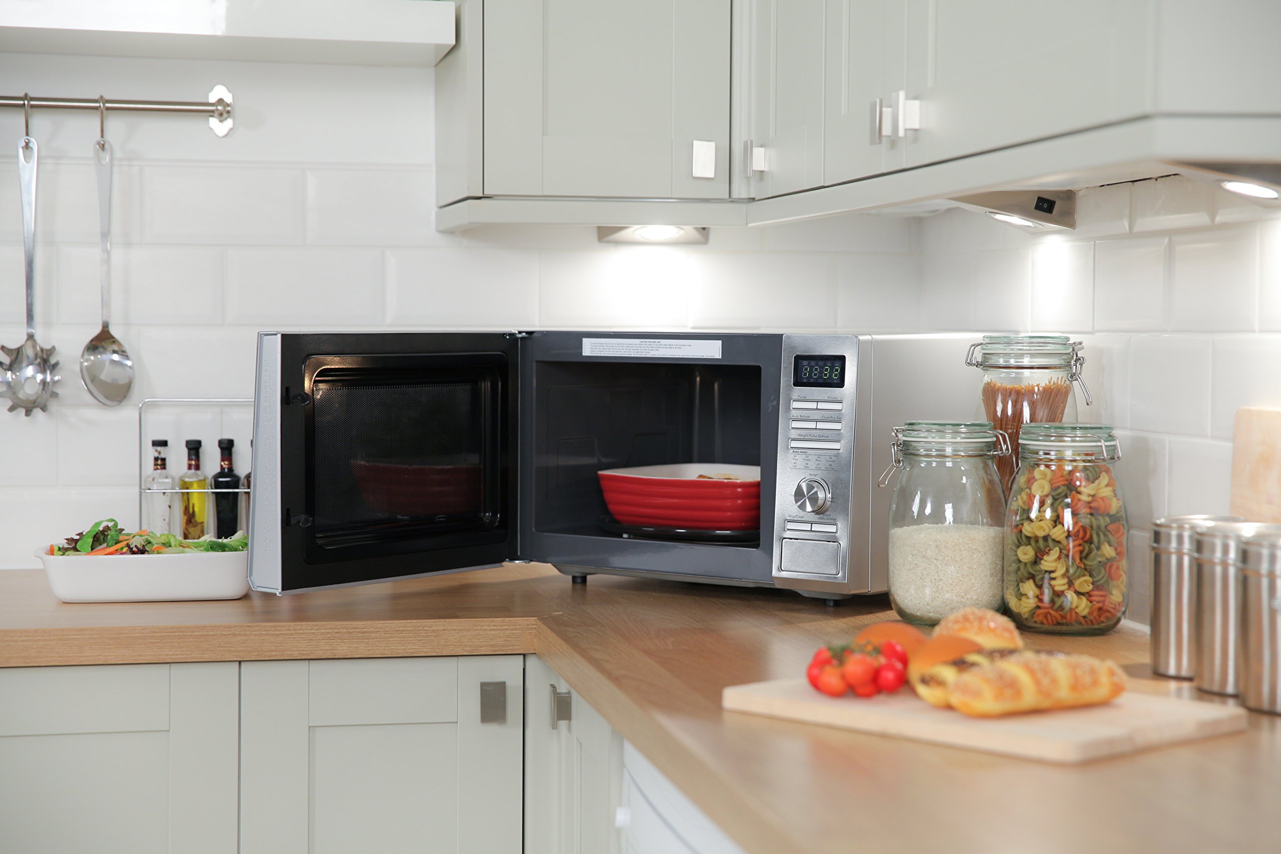 Russell Hobbs RHM2563 25L Digital 900W Solo Microwave Oven in Stainless Steel - Perfect for Small Kitchens, Dorms & Office Break Rooms