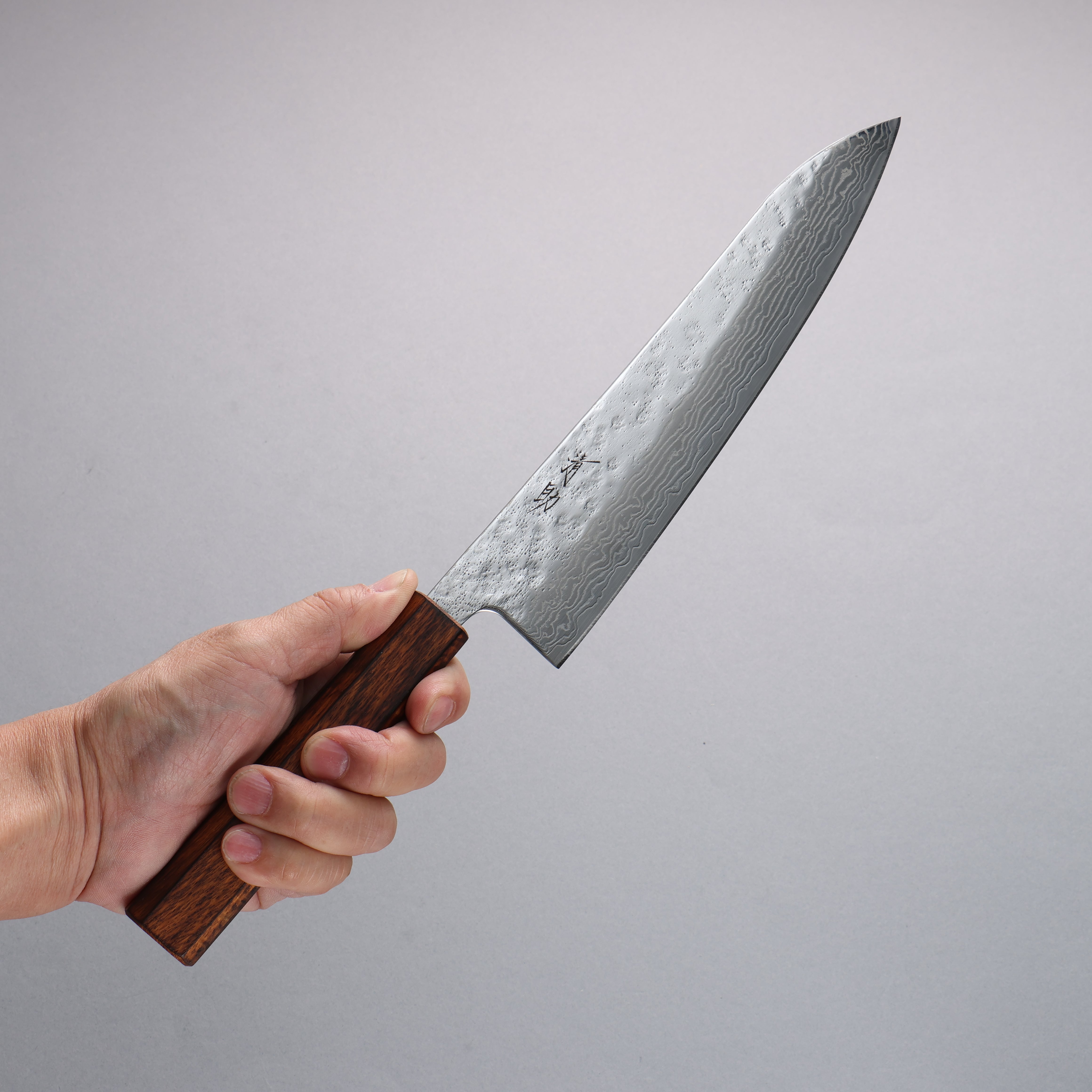 Seisuke 210mm Gyuto Chef Knife - 440C Stainless Steel Hammered Damascus Blade with Oak Handle - Perfect for Sushi, Meat Cutting & Professional Kitchen Use