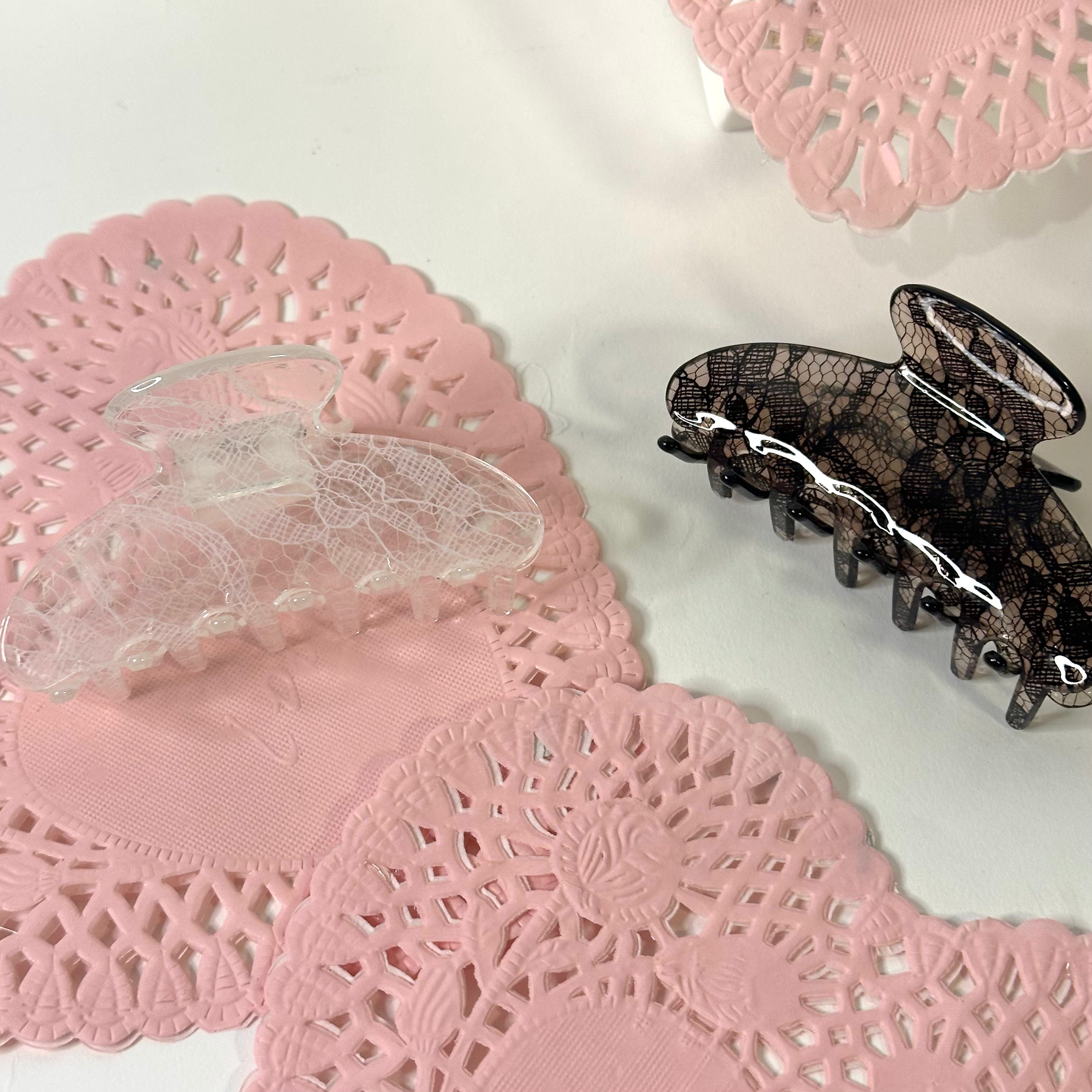 Elegant Lace Hair Claw Clip for Women - Boho Chic Hair Accessory for Ponytails, Buns & Updos - Perfect for Weddings, Parties & Everyday Styling