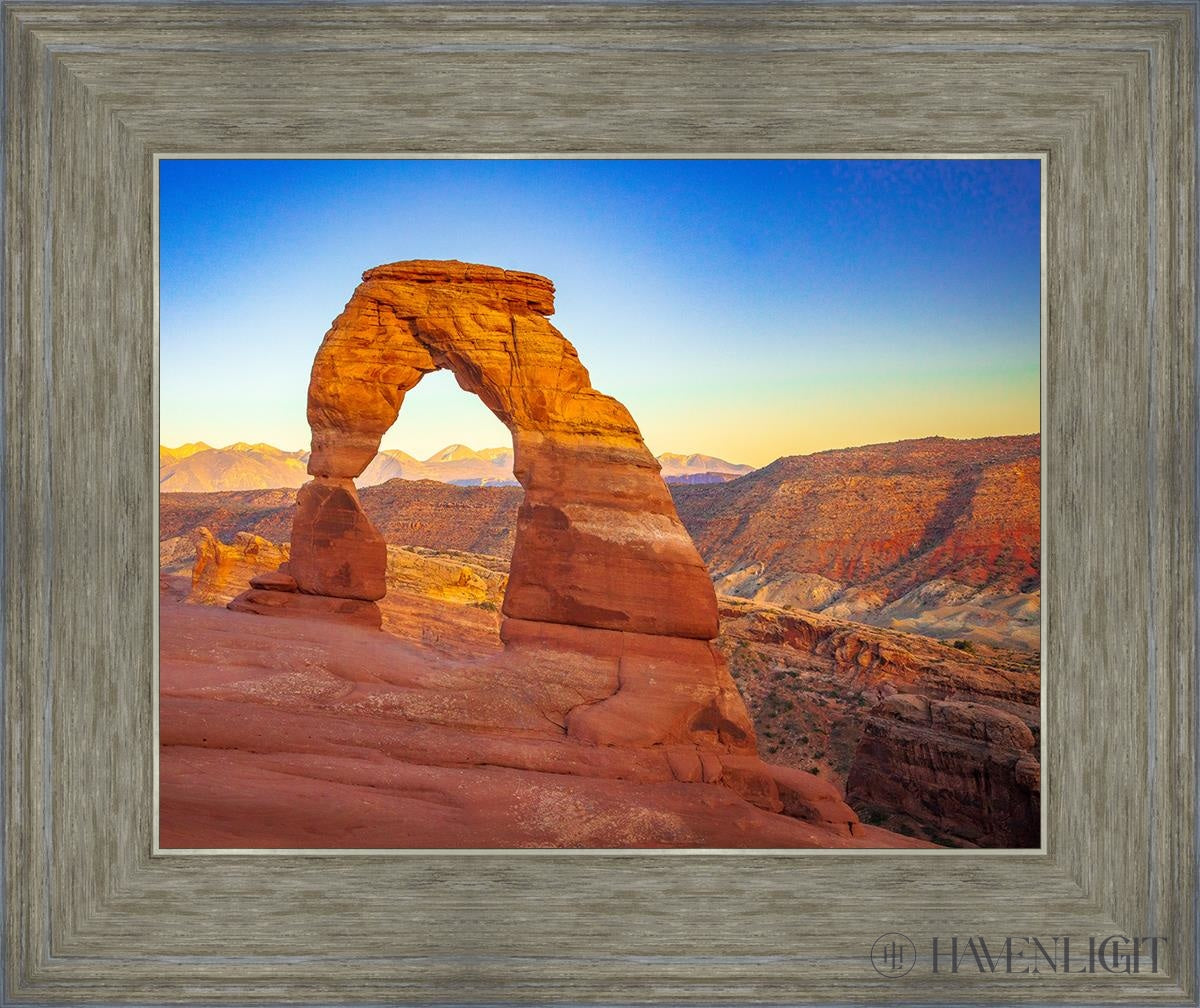 Delicate Arch Utah - Stunning Natural Sandstone Formation for Hiking & Photography | Perfect for Outdoor Adventures & Travel Souvenirs