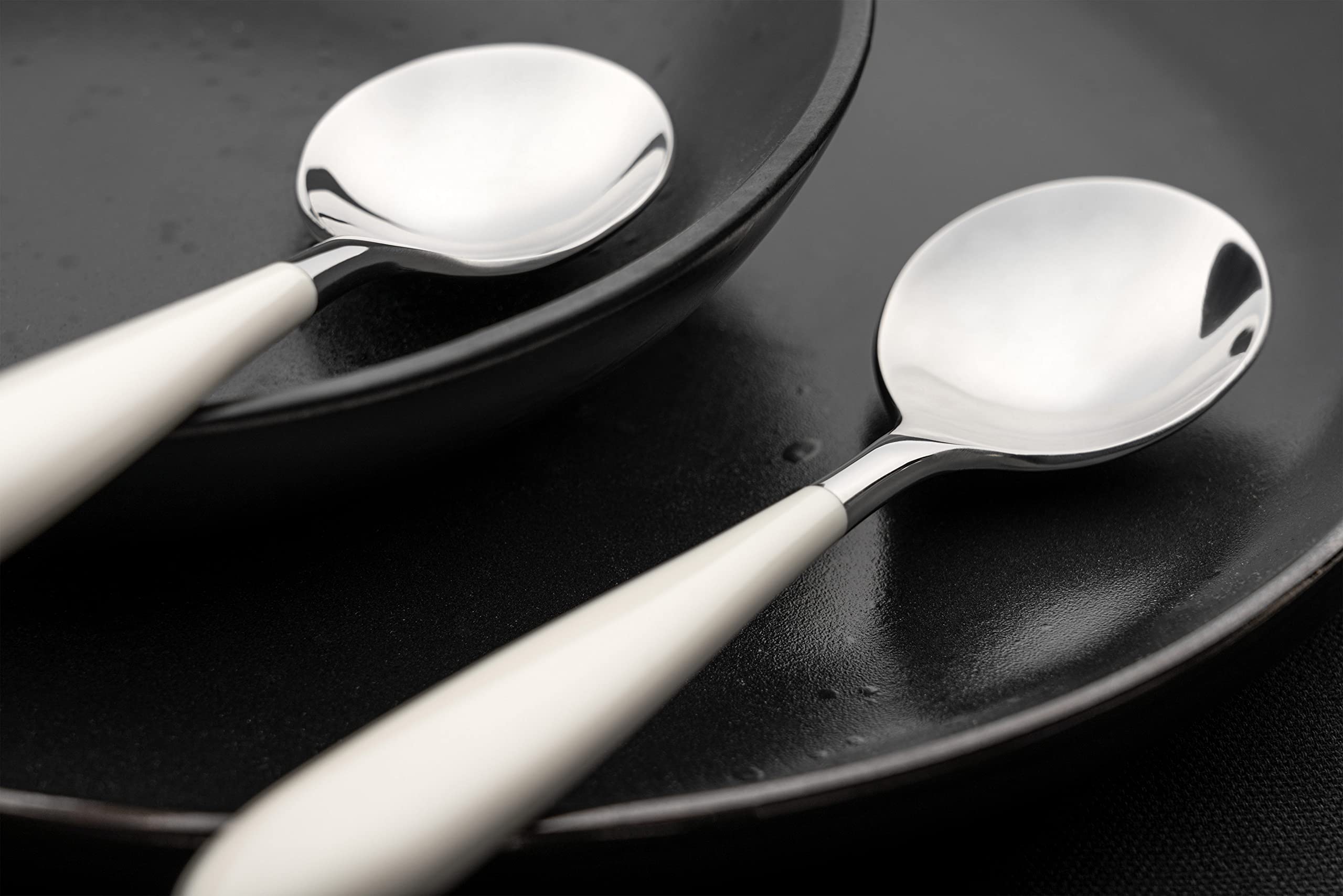 Rockingham Forge Stainless Steel Dessert Knives Set of 2 - Elegant White Handle - Perfect for Cake, Pastry & Dessert Serving - Wedding, Party & Afternoon Tea Cutlery