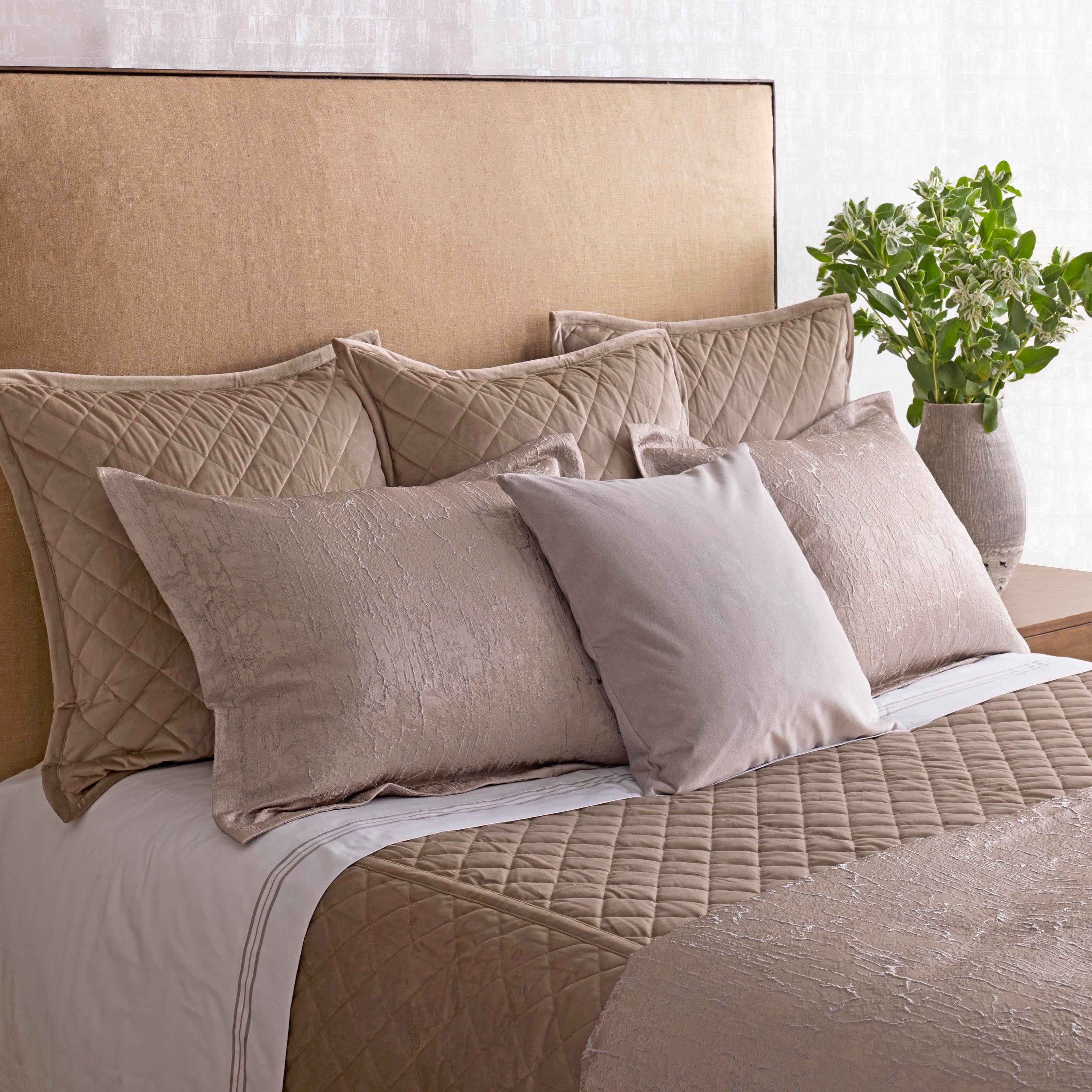 Allure Duvet Cover Set - Queen Size Luxury Bedding with Pillowcases - Perfect for Master Bedroom & Guest Room Decor