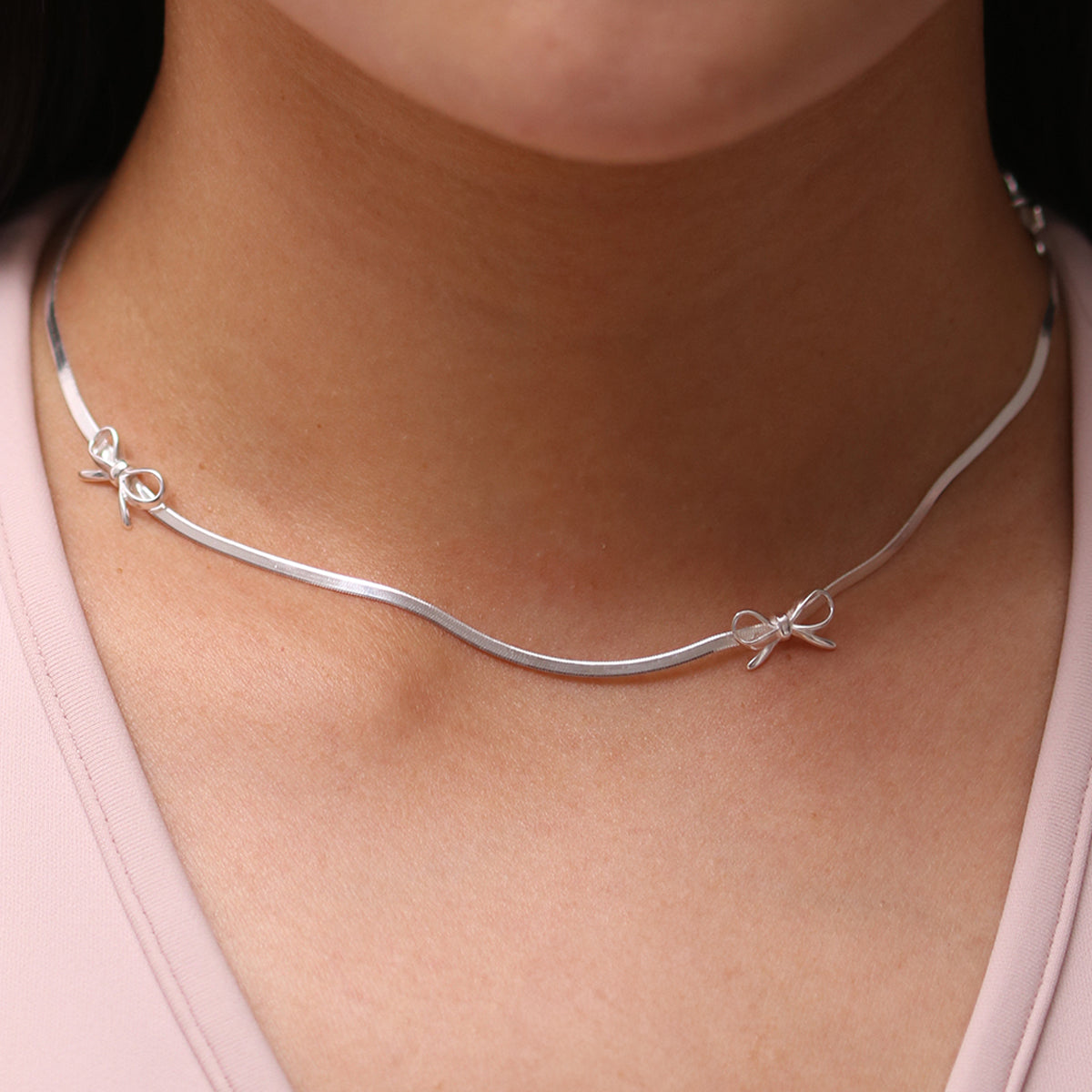 Elegant Bow Snake Chain Necklace for Women - Trendy Layered Jewelry Gift for Her - Perfect for Parties, Dates & Everyday Wear