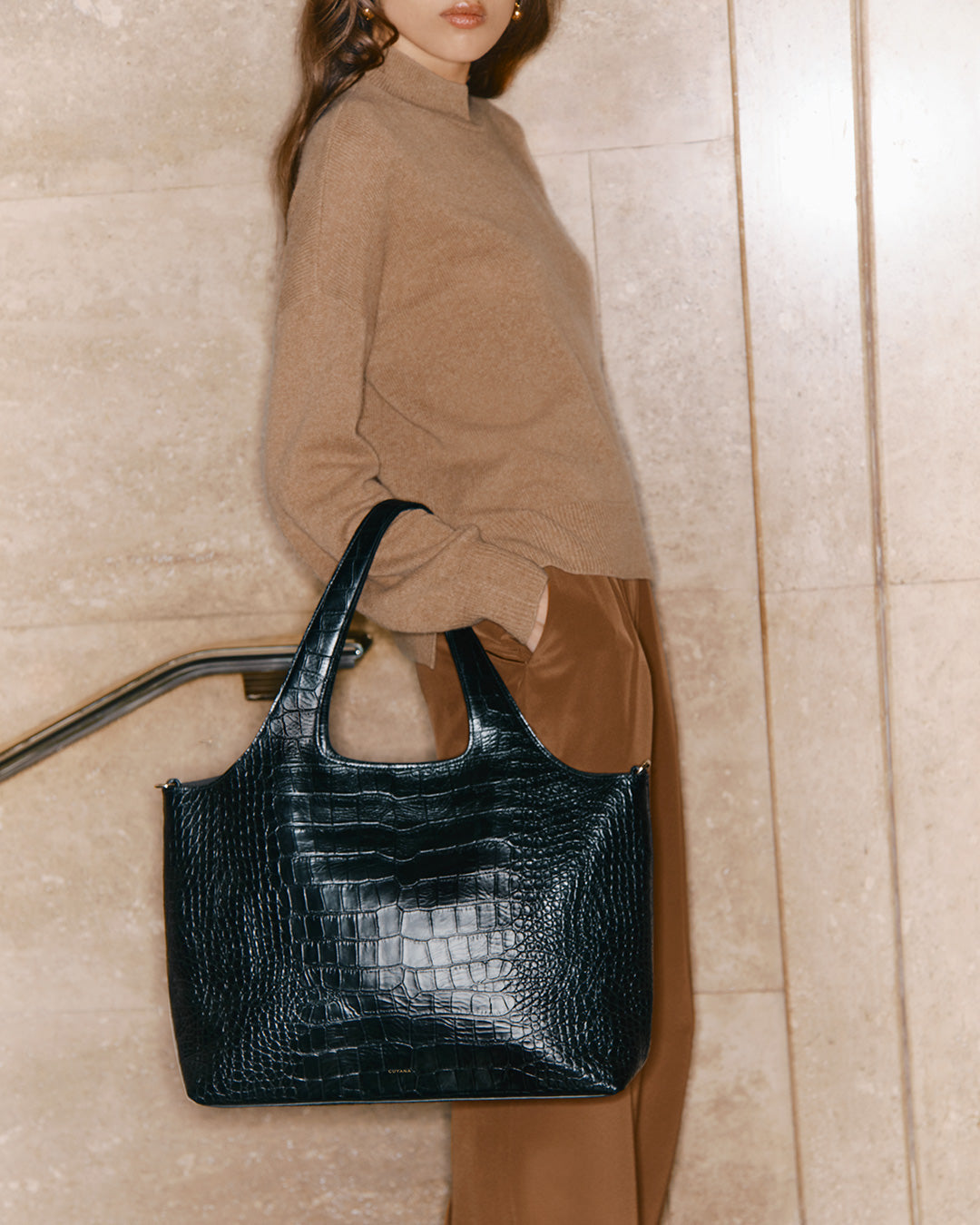 16 Inch Crocodile Embossed Leather System Tote Bag - Stylish & Durable Handbag for Work, Travel, and Everyday Use