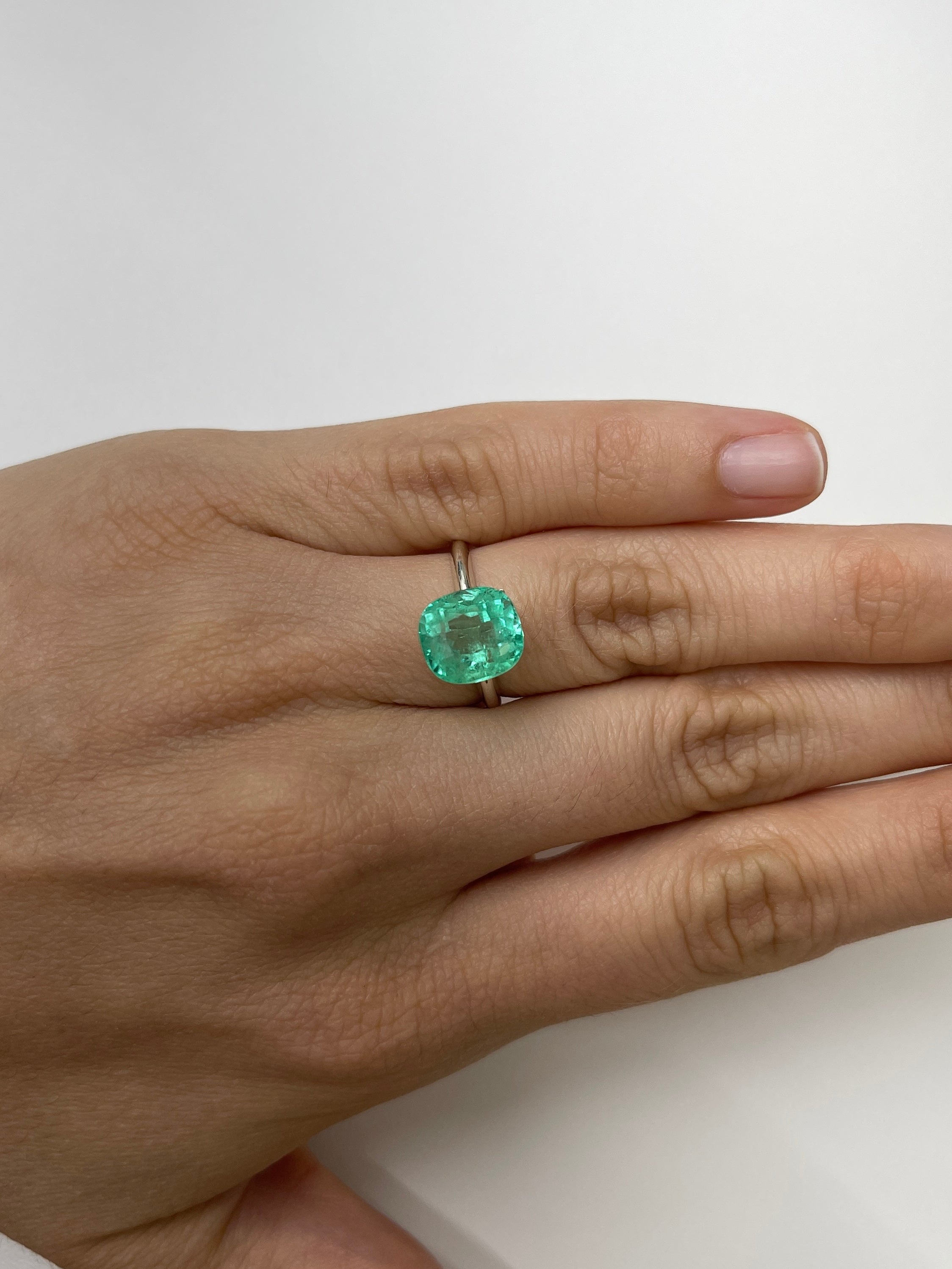 4.71 Carat Natural Colombian Emerald - 10.5x9.6mm Cushion Cut Loose Gemstone, Light Green Color for Jewelry Making, Engagement Rings & Collector's Specimens