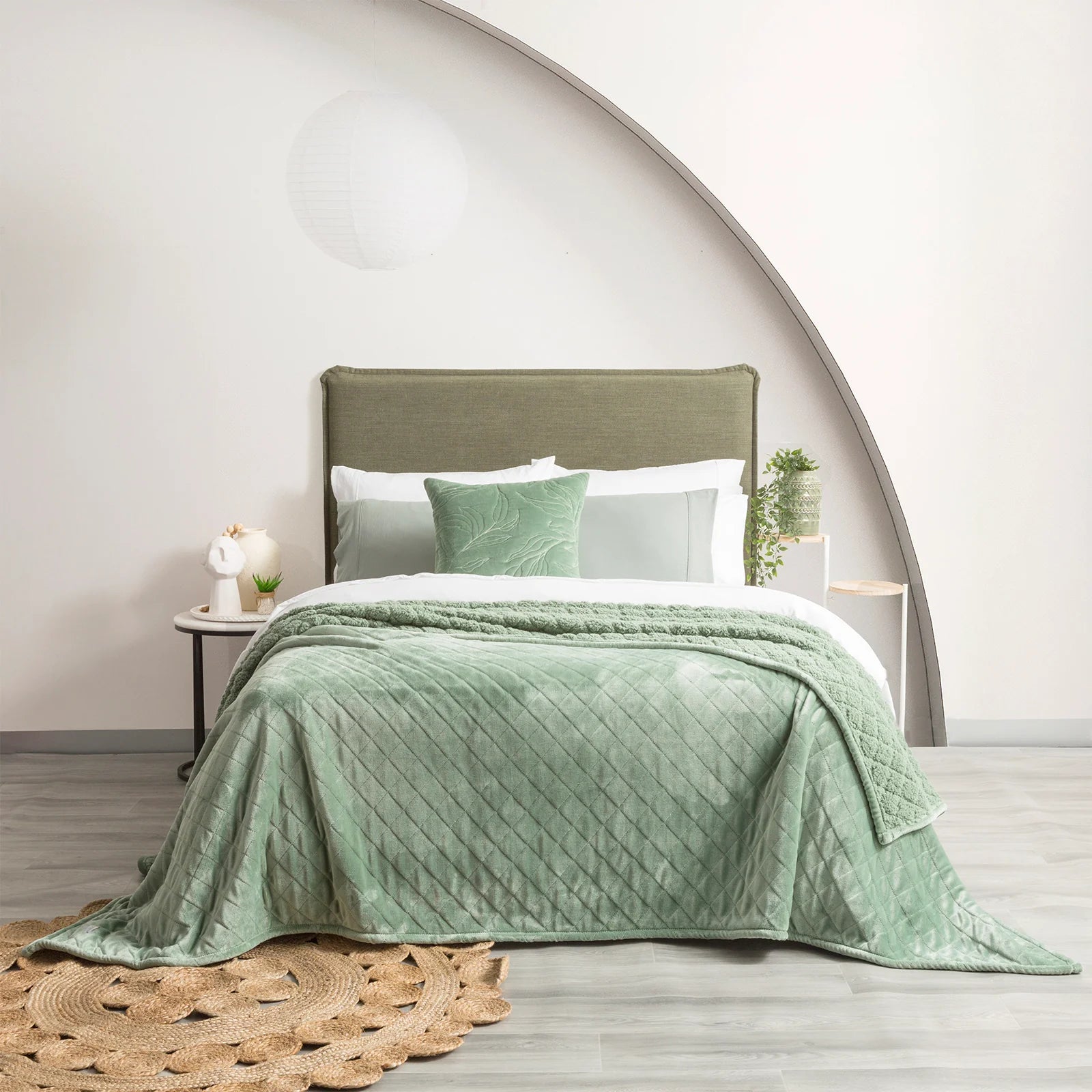 Renee Taylor Heston Sherpa Ultra Soft Velvet Blanket - Luxury Eucalyptus Throw for Bed, Sofa & Travel - Cozy Winter Warmth & Home Decor Gift