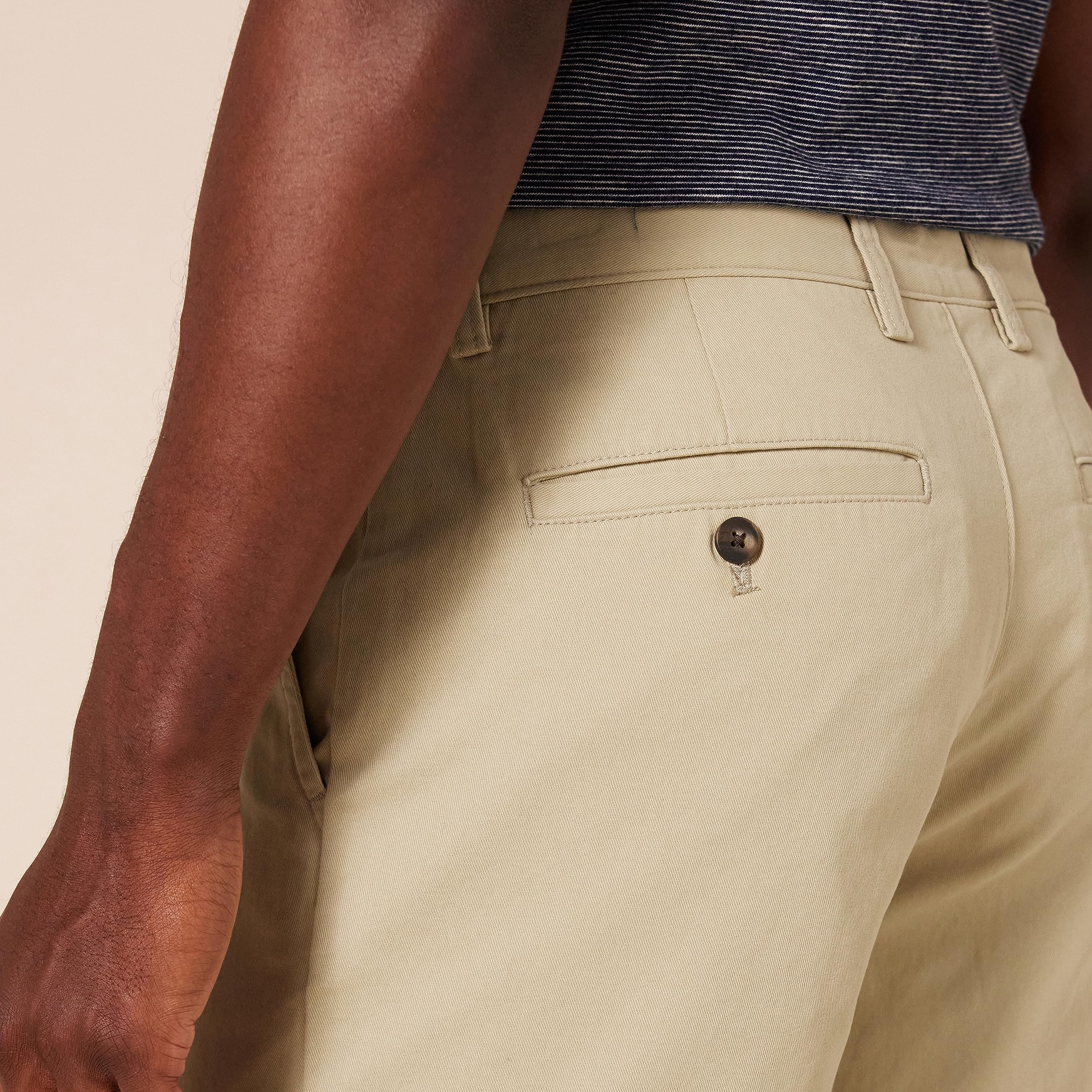 Amazon Essentials Men's Slim-Fit 9