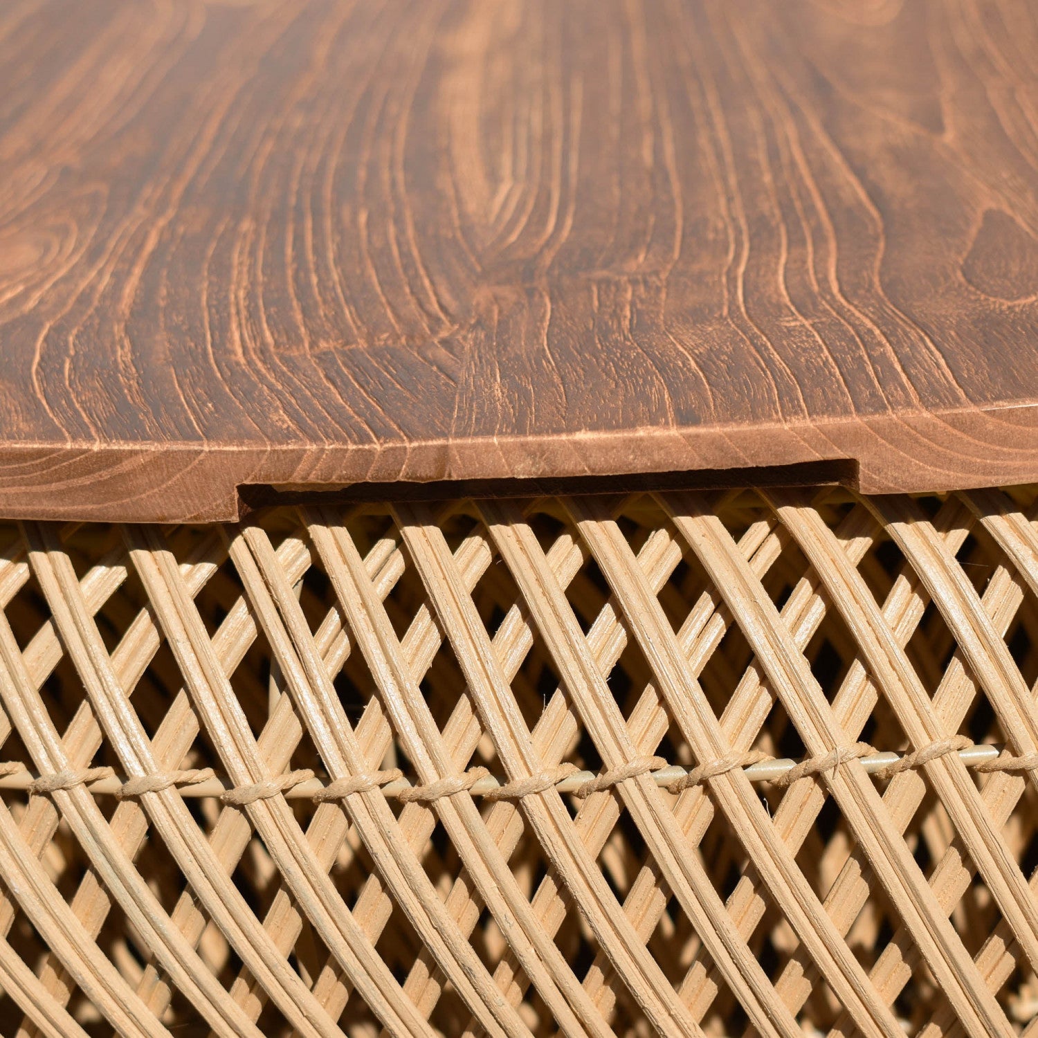 Natural Bayan Wave Coffee Table - Modern Wooden Living Room Furniture for Home Decor & Relaxation