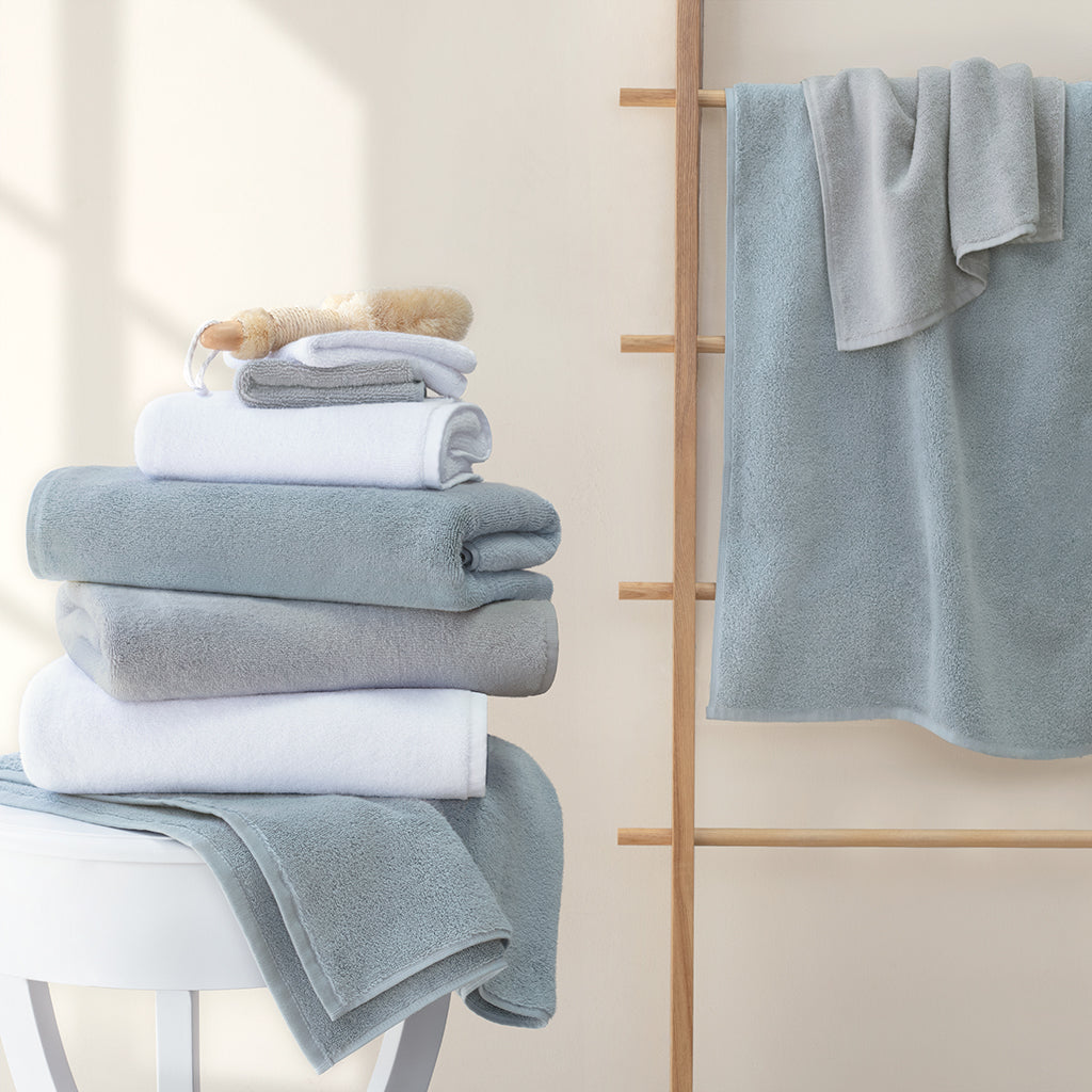 Luxury Coastal Blue Bath Towel Set - Super Soft & Absorbent 100% Cotton Beach Towels for Spa, Pool, and Bathroom Use