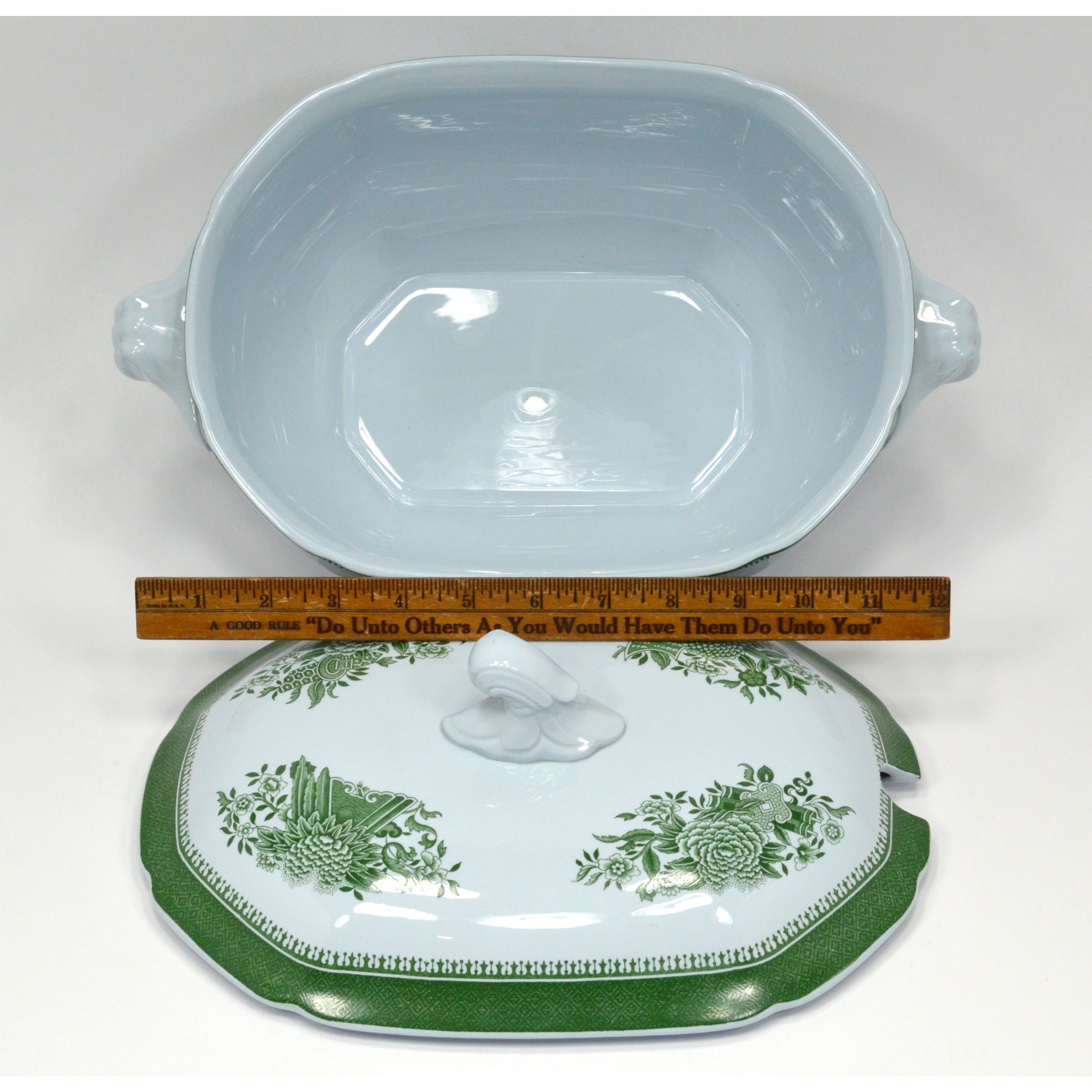 Premium SPODE 'FITZHUGH' Green 1-Gallon Large Soup Tureen with Lid - Elegant Serving Bowl for Dinner Parties & Holiday Entertaining