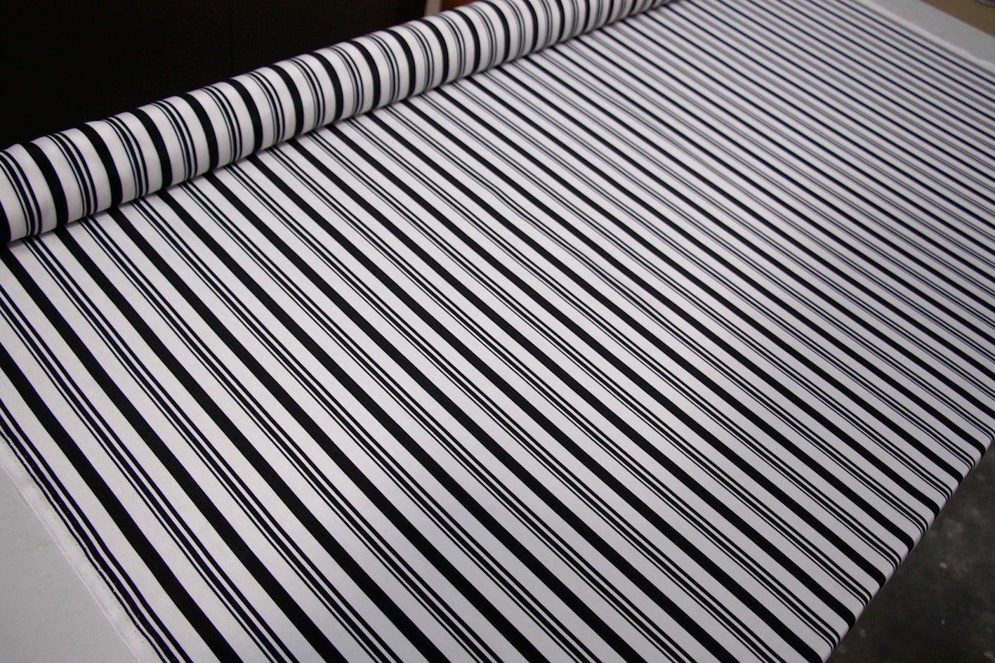 Premium Cloud Borders Silk Crepe De Chine Fabric - Lightweight & Luxurious Material for Dresses, Blouses & Scarves - Perfect for Elegant Evening Wear & Special Occasions