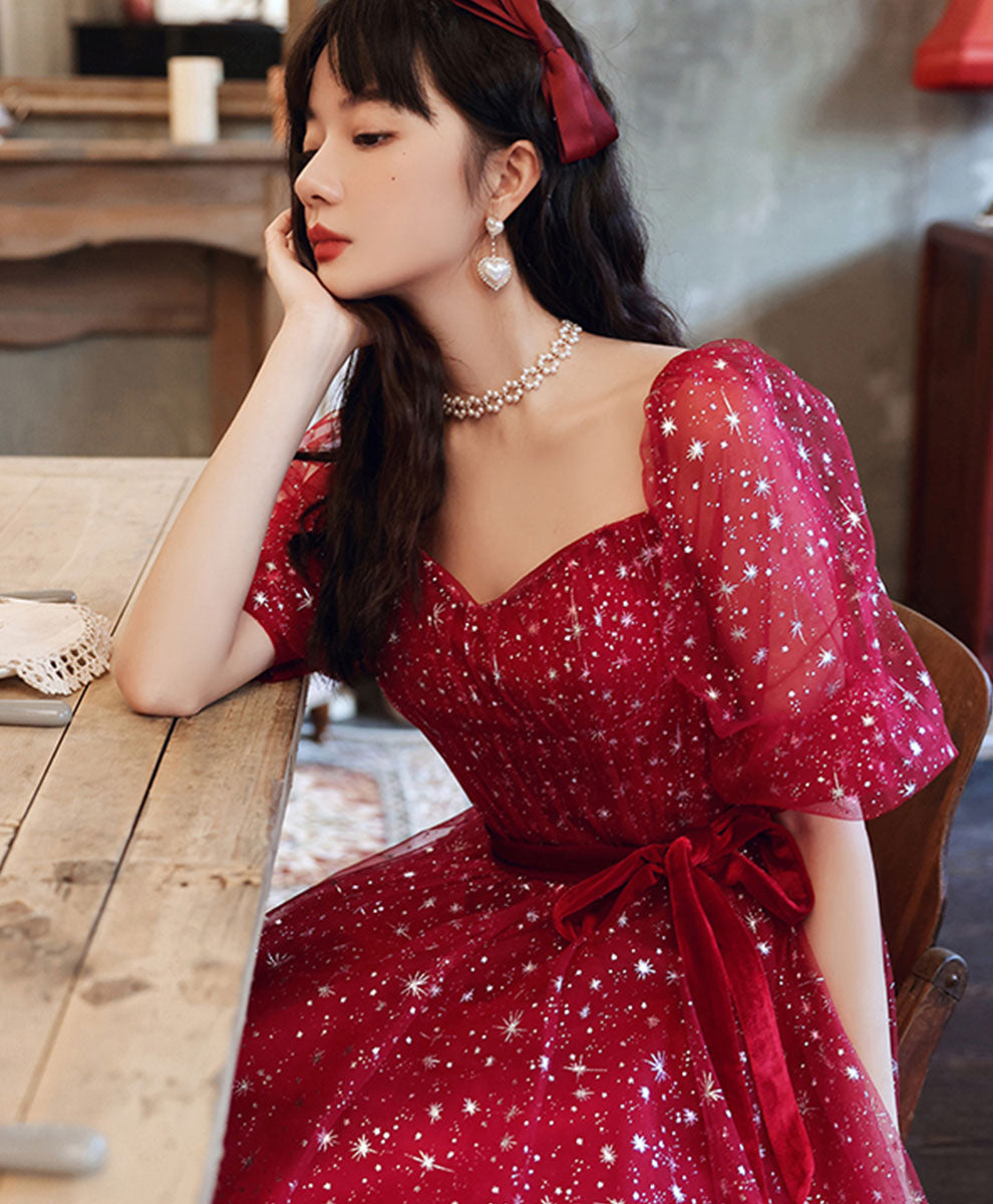 Elegant Red A-Line Tulle Long Prom Dress for Women - Formal Graduation Gown with Flowy Skirt - Perfect for Homecoming, Prom Night & Special Occasions