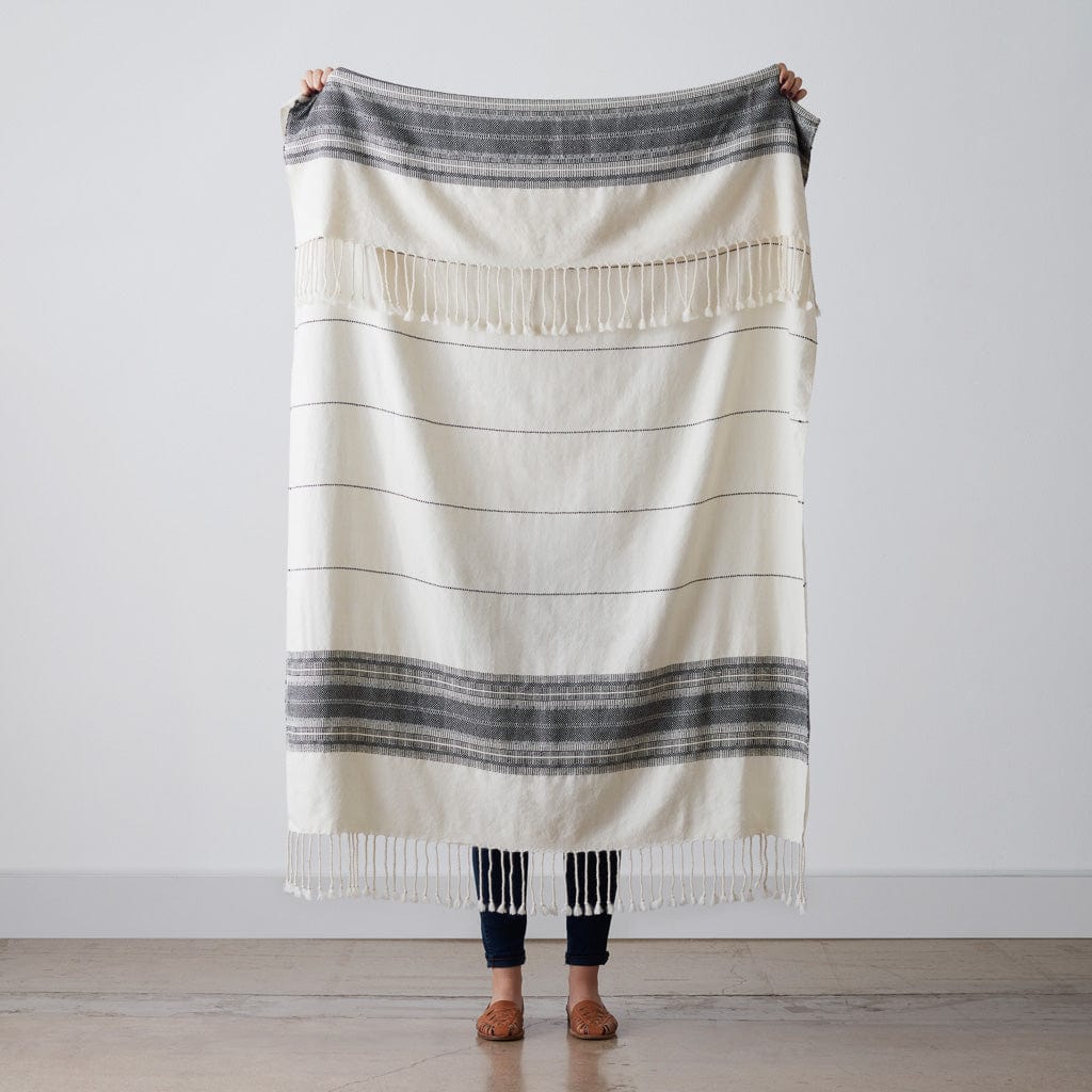 Soft & Cozy La Brisa Alpaca Throw Blanket - Luxury 100% Alpaca Wool Blanket for Bed, Couch & Travel - Warm Winter Throw for Home Decor, Gift & Cozy Nights