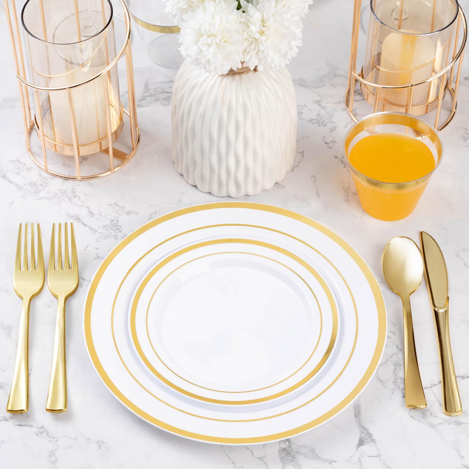 600-Piece Elegant Gold Plastic Plate Set for 100 Guests - Disposable Dinnerware for Weddings, Parties & Birthdays - Includes 200 Plates, 200 Forks, 100 Spoons & 100 Knives - Perfect for Elegant Events, Catering & Special Occasions